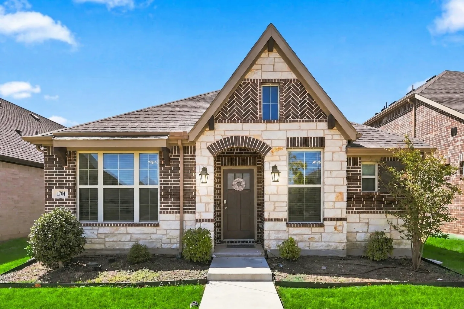 Single Family Residence For Rent in Denton County , 1704 Blakely Place, Little Elm, Texas 76227, 3 Bedroom, 2 Bathroom, 2 Garage spaces, 1,745 Sqft, built in 2022, mls#21358589, Real Estate Agent in Little Elm, Homes For Rent in Denton county, Homes For Rent in Little Elm, Realtor in Little Elm Texas, Real Estate Brokerage Independent Realty Texas, Luminita Cordes Realtor