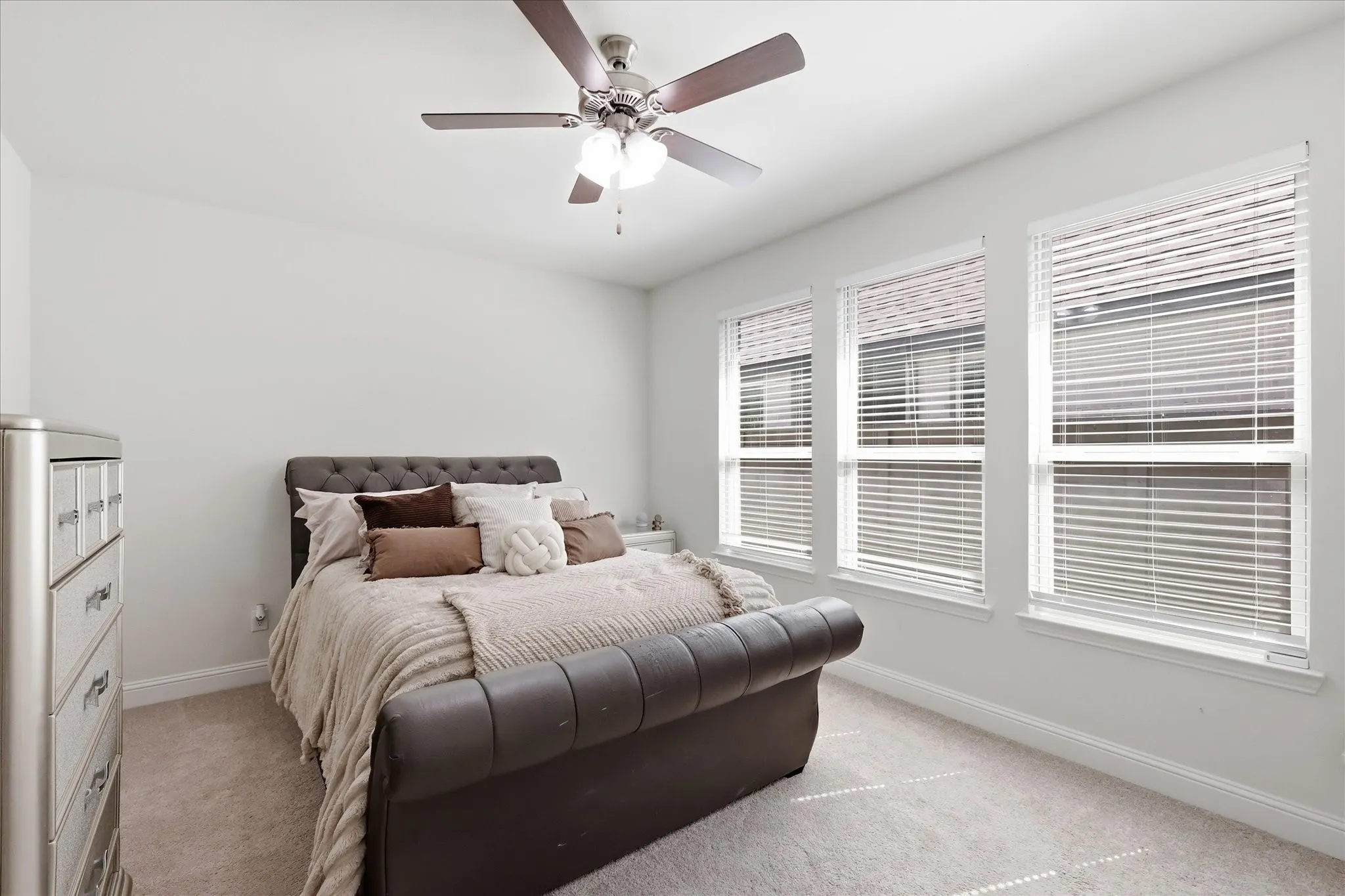 Single Family Residence For Rent in Denton County , 1704 Blakely Place, Little Elm, Texas 76227, 3 Bedroom, 2 Bathroom, 2 Garage spaces, 1,745 Sqft, built in 2022, mls#21358589, Real Estate Agent in Little Elm, Homes For Rent in Denton county, Homes For Rent in Little Elm, Realtor in Little Elm Texas, Real Estate Brokerage Independent Realty Texas, Luminita Cordes Realtor