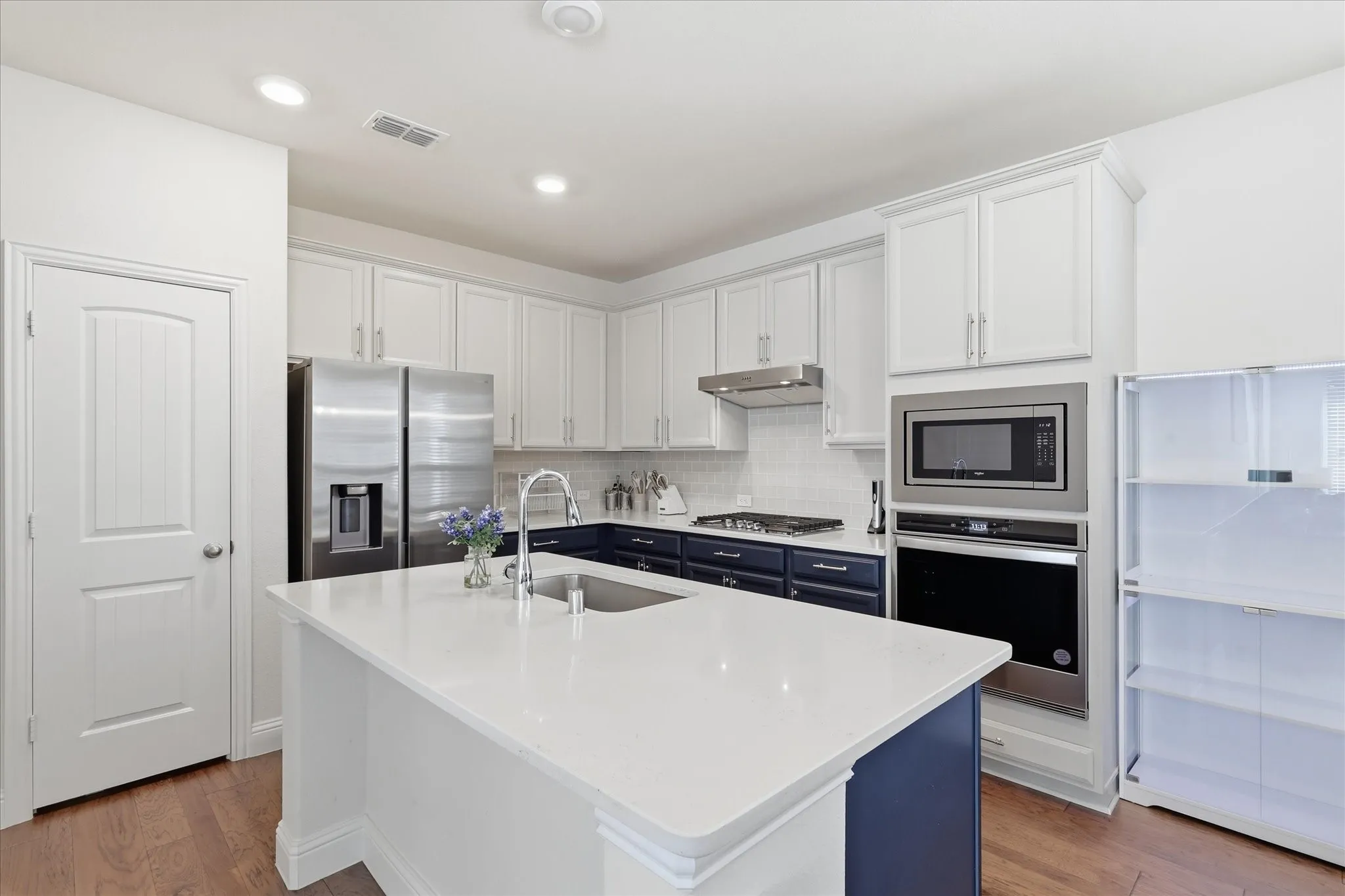 Single Family Residence For Rent in Denton County , 1704 Blakely Place, Little Elm, Texas 76227, 3 Bedroom, 2 Bathroom, 2 Garage spaces, 1,745 Sqft, built in 2022, mls#21358589, Real Estate Agent in Little Elm, Homes For Rent in Denton county, Homes For Rent in Little Elm, Realtor in Little Elm Texas, Real Estate Brokerage Independent Realty Texas, Luminita Cordes Realtor