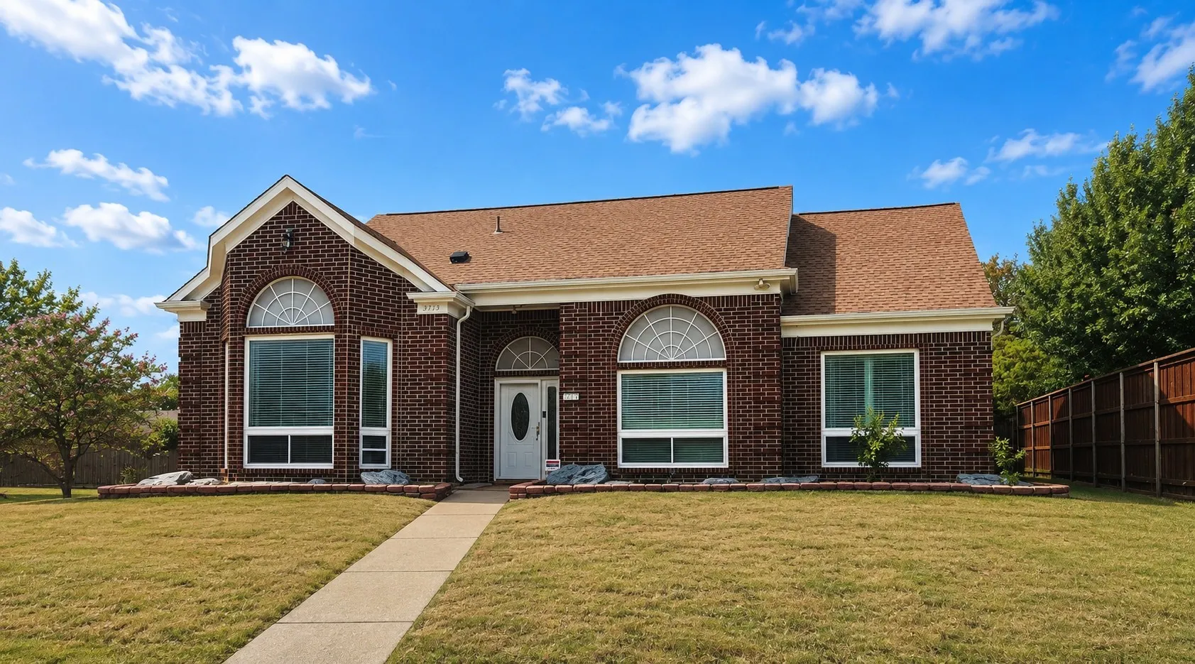 Single Family Residence For Rent in Dallas County , 3713 Catalina Street, Rowlett, Texas 75088, 3 Bedroom, 2 Bathroom, 2 Garage spaces, 1,843 Sqft, built in 1990, mls#21367046, Real Estate Agent in Rowlett, Homes For Rent in Dallas county, Homes For Rent in Rowlett, Realtor in Rowlett Texas, Real Estate Brokerage Independent Realty Texas, Luminita Cordes Realtor