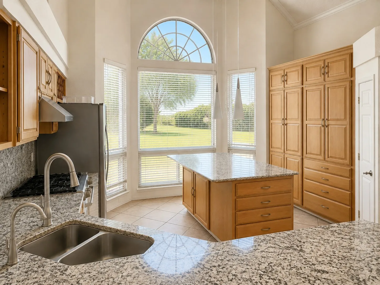 Single Family Residence For Rent in Dallas County , 3713 Catalina Street, Rowlett, Texas 75088, 3 Bedroom, 2 Bathroom, 2 Garage spaces, 1,843 Sqft, built in 1990, mls#21367046, Real Estate Agent in Rowlett, Homes For Rent in Dallas county, Homes For Rent in Rowlett, Realtor in Rowlett Texas, Real Estate Brokerage Independent Realty Texas, Luminita Cordes Realtor