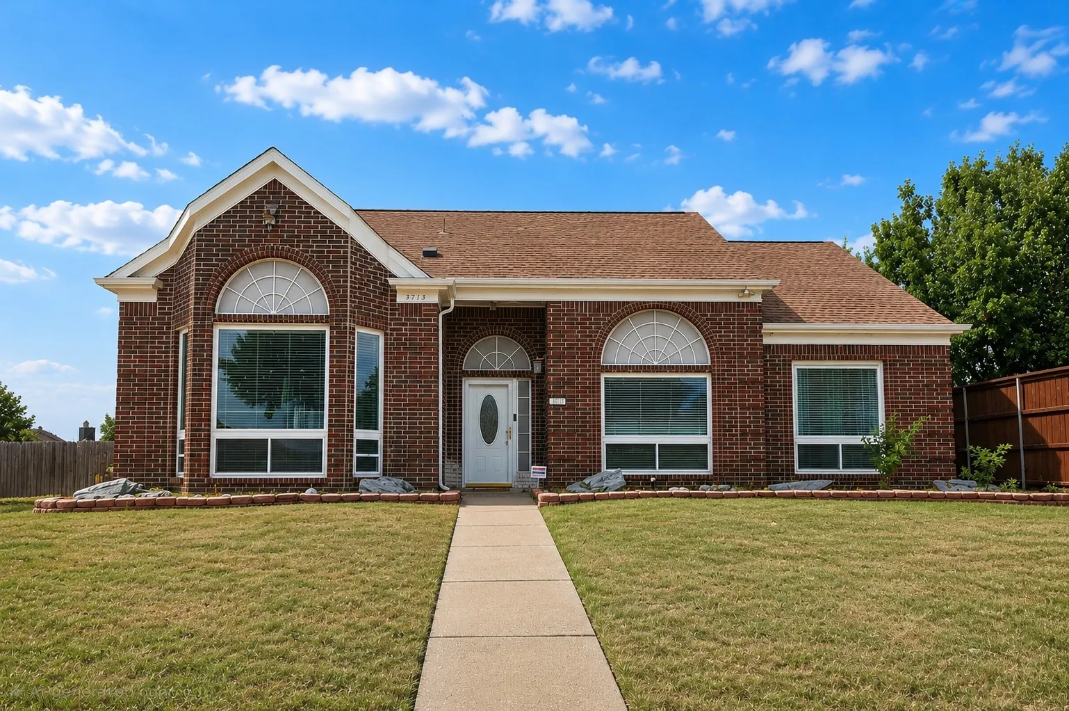 Single Family Residence For Rent in Dallas County , 3713 Catalina Street, Rowlett, Texas 75088, 3 Bedroom, 2 Bathroom, 2 Garage spaces, 1,843 Sqft, built in 1990, mls#21367046, Real Estate Agent in Rowlett, Homes For Rent in Dallas county, Homes For Rent in Rowlett, Realtor in Rowlett Texas, Real Estate Brokerage Independent Realty Texas, Luminita Cordes Realtor