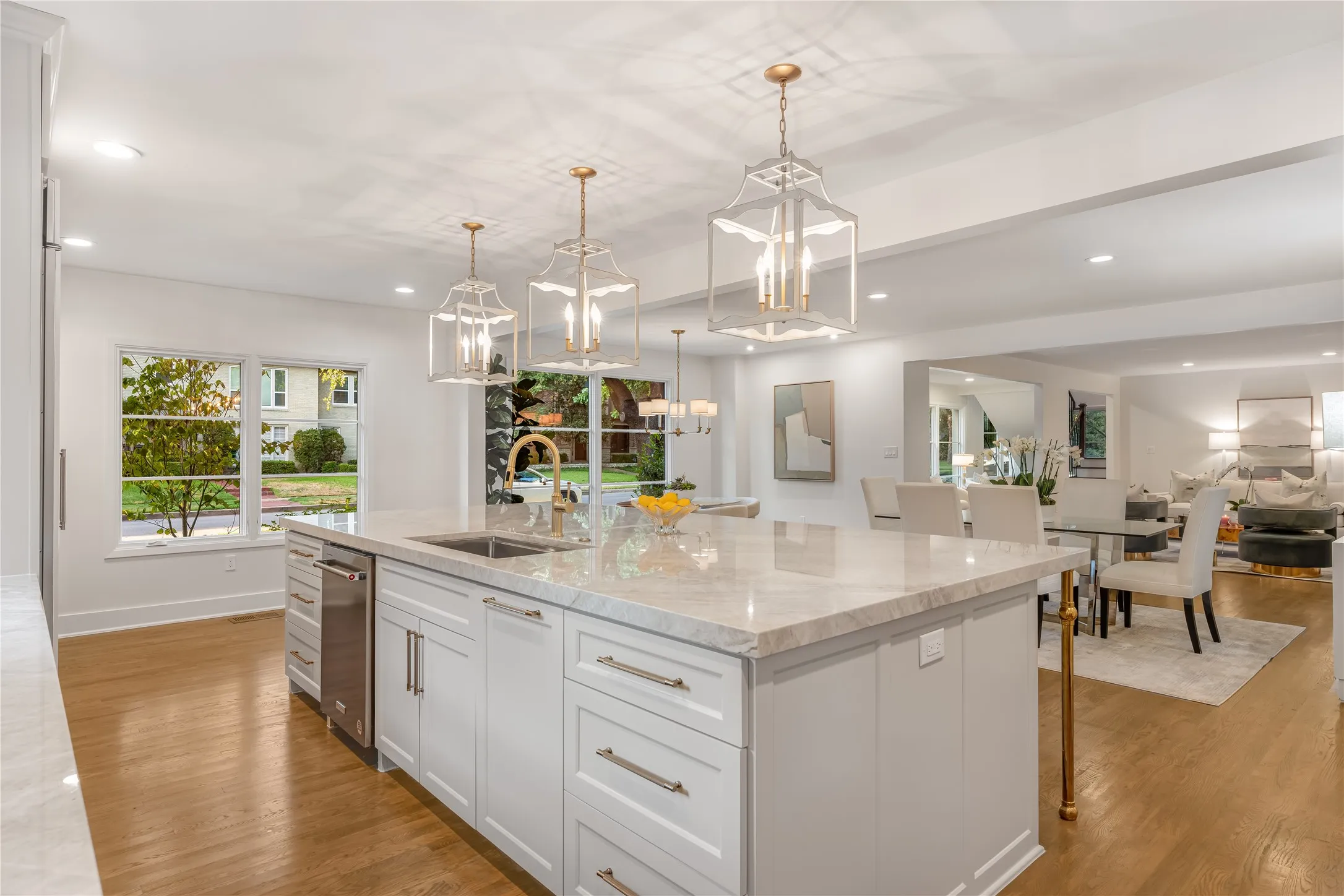 Single Family Residence For Sale in Dallas County , 4541 Westway Avenue, Highland Park, Texas 75205, 6 Bedroom, 7 Bathroom, 4 Garage spaces, 5,615 Sqft, built in 1938, mls#21367395, Real Estate Agent in Highland Park, Homes For Sale in Dallas county, Homes For Sale in Highland Park, Realtor in Highland Park Texas, Real Estate Brokerage Independent Realty Texas, Luminita Cordes Realtor