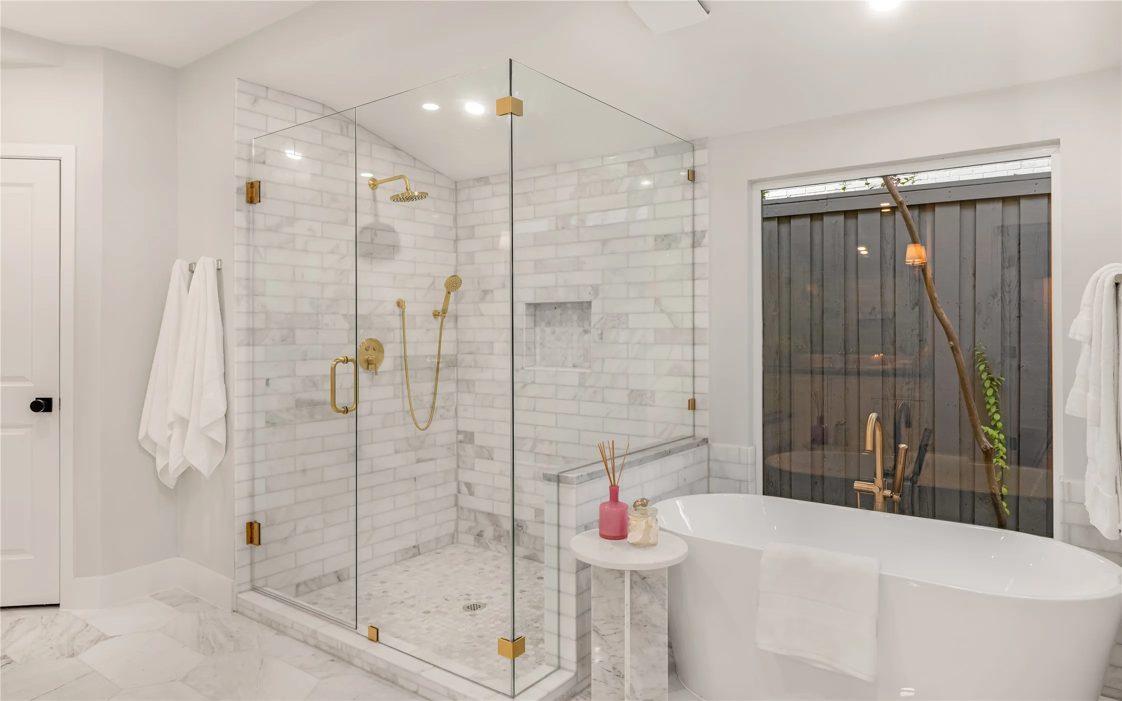 Single Family Residence For Sale in Dallas County , 4541 Westway Avenue, Highland Park, Texas 75205, 6 Bedroom, 7 Bathroom, 4 Garage spaces, 5,615 Sqft, built in 1938, mls#21367395, Real Estate Agent in Highland Park, Homes For Sale in Dallas county, Homes For Sale in Highland Park, Realtor in Highland Park Texas, Real Estate Brokerage Independent Realty Texas, Luminita Cordes Realtor