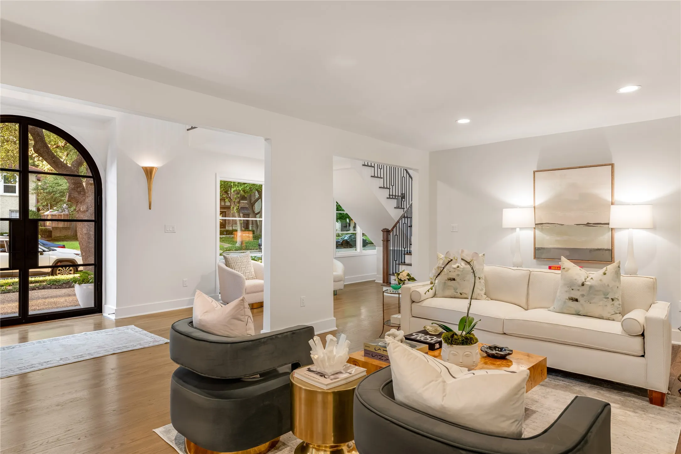 Single Family Residence For Sale in Dallas County , 4541 Westway Avenue, Highland Park, Texas 75205, 6 Bedroom, 7 Bathroom, 4 Garage spaces, 5,615 Sqft, built in 1938, mls#21367395, Real Estate Agent in Highland Park, Homes For Sale in Dallas county, Homes For Sale in Highland Park, Realtor in Highland Park Texas, Real Estate Brokerage Independent Realty Texas, Luminita Cordes Realtor