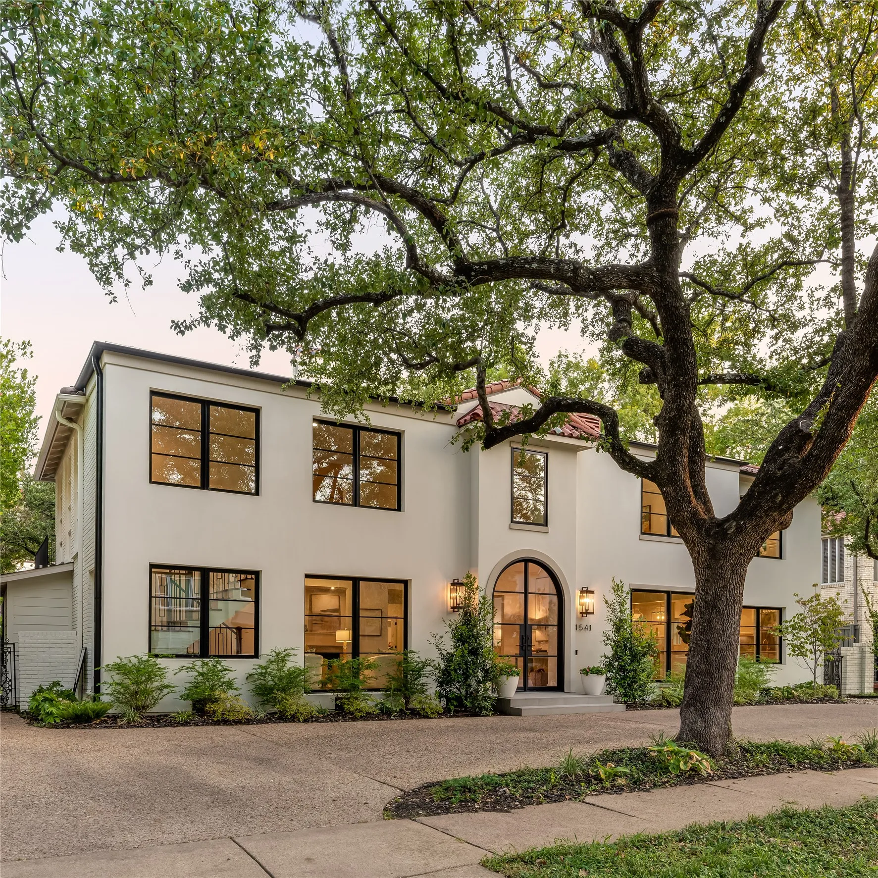 Single Family Residence For Sale in Dallas County , 4541 Westway Avenue, Highland Park, Texas 75205, 6 Bedroom, 7 Bathroom, 4 Garage spaces, 5,615 Sqft, built in 1938, mls#21367395, Real Estate Agent in Highland Park, Homes For Sale in Dallas county, Homes For Sale in Highland Park, Realtor in Highland Park Texas, Real Estate Brokerage Independent Realty Texas, Luminita Cordes Realtor