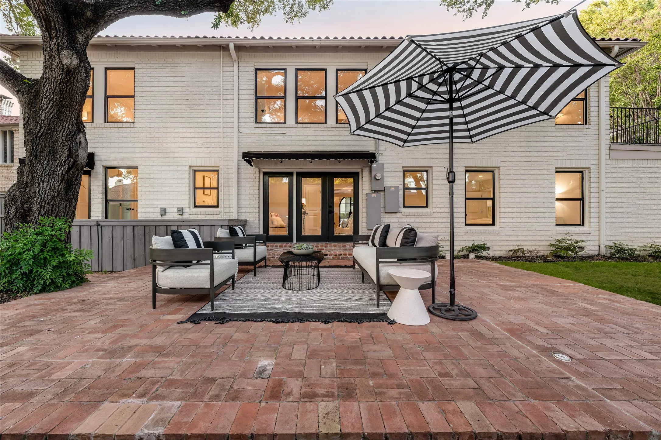 Single Family Residence For Sale in Dallas County , 4541 Westway Avenue, Highland Park, Texas 75205, 6 Bedroom, 7 Bathroom, 4 Garage spaces, 5,615 Sqft, built in 1938, mls#21367395, Real Estate Agent in Highland Park, Homes For Sale in Dallas county, Homes For Sale in Highland Park, Realtor in Highland Park Texas, Real Estate Brokerage Independent Realty Texas, Luminita Cordes Realtor
