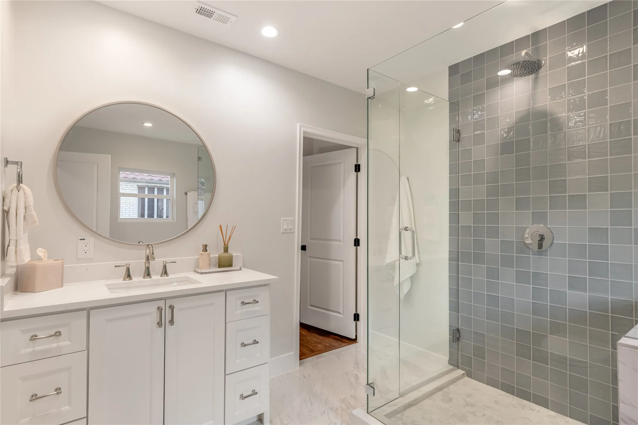 Single Family Residence For Sale in Dallas County , 4541 Westway Avenue, Highland Park, Texas 75205, 6 Bedroom, 7 Bathroom, 4 Garage spaces, 5,615 Sqft, built in 1938, mls#21367395, Real Estate Agent in Highland Park, Homes For Sale in Dallas county, Homes For Sale in Highland Park, Realtor in Highland Park Texas, Real Estate Brokerage Independent Realty Texas, Luminita Cordes Realtor
