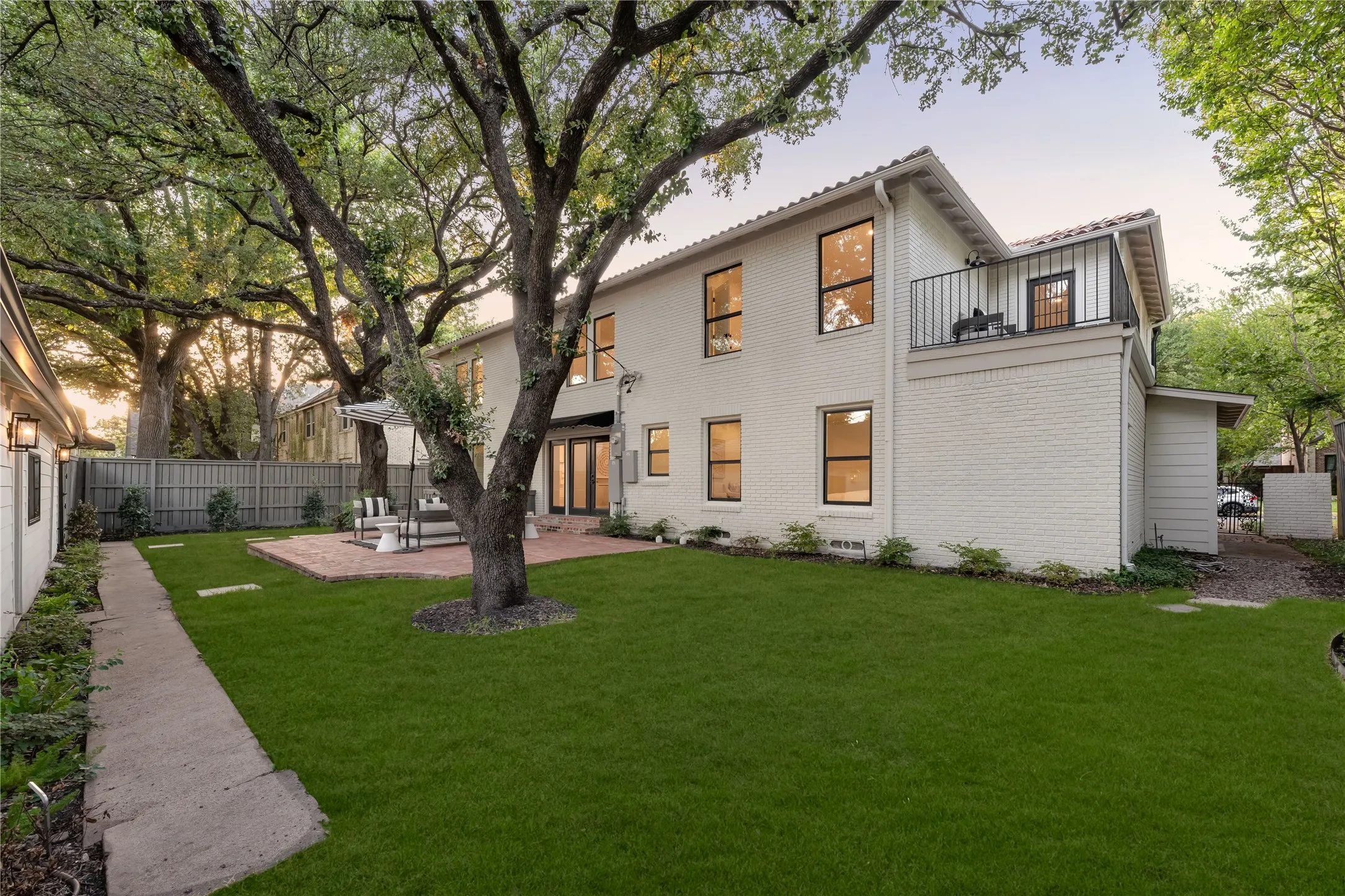 Single Family Residence For Sale in Dallas County , 4541 Westway Avenue, Highland Park, Texas 75205, 6 Bedroom, 7 Bathroom, 4 Garage spaces, 5,615 Sqft, built in 1938, mls#21367395, Real Estate Agent in Highland Park, Homes For Sale in Dallas county, Homes For Sale in Highland Park, Realtor in Highland Park Texas, Real Estate Brokerage Independent Realty Texas, Luminita Cordes Realtor