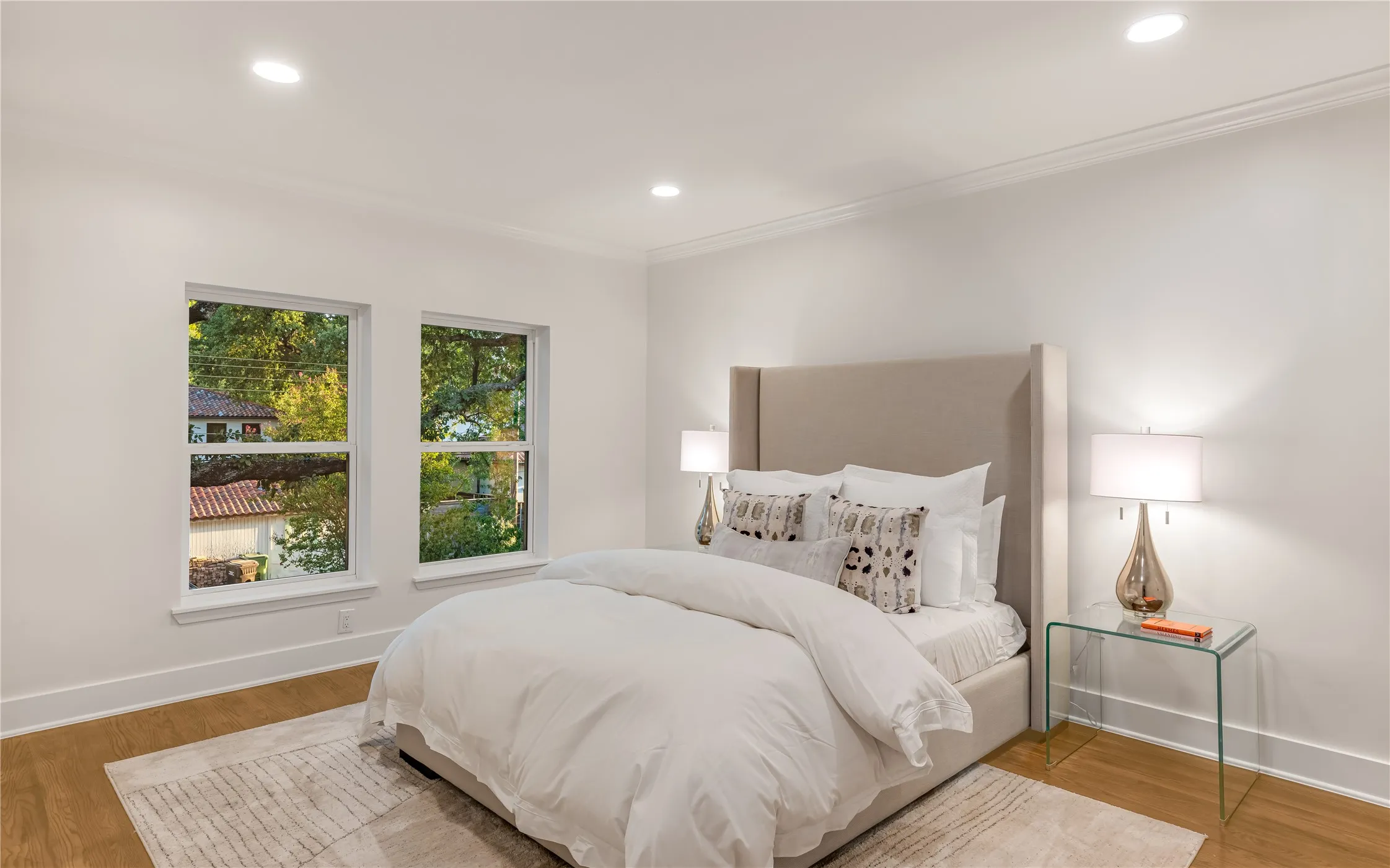 Single Family Residence For Sale in Dallas County , 4541 Westway Avenue, Highland Park, Texas 75205, 6 Bedroom, 7 Bathroom, 4 Garage spaces, 5,615 Sqft, built in 1938, mls#21367395, Real Estate Agent in Highland Park, Homes For Sale in Dallas county, Homes For Sale in Highland Park, Realtor in Highland Park Texas, Real Estate Brokerage Independent Realty Texas, Luminita Cordes Realtor