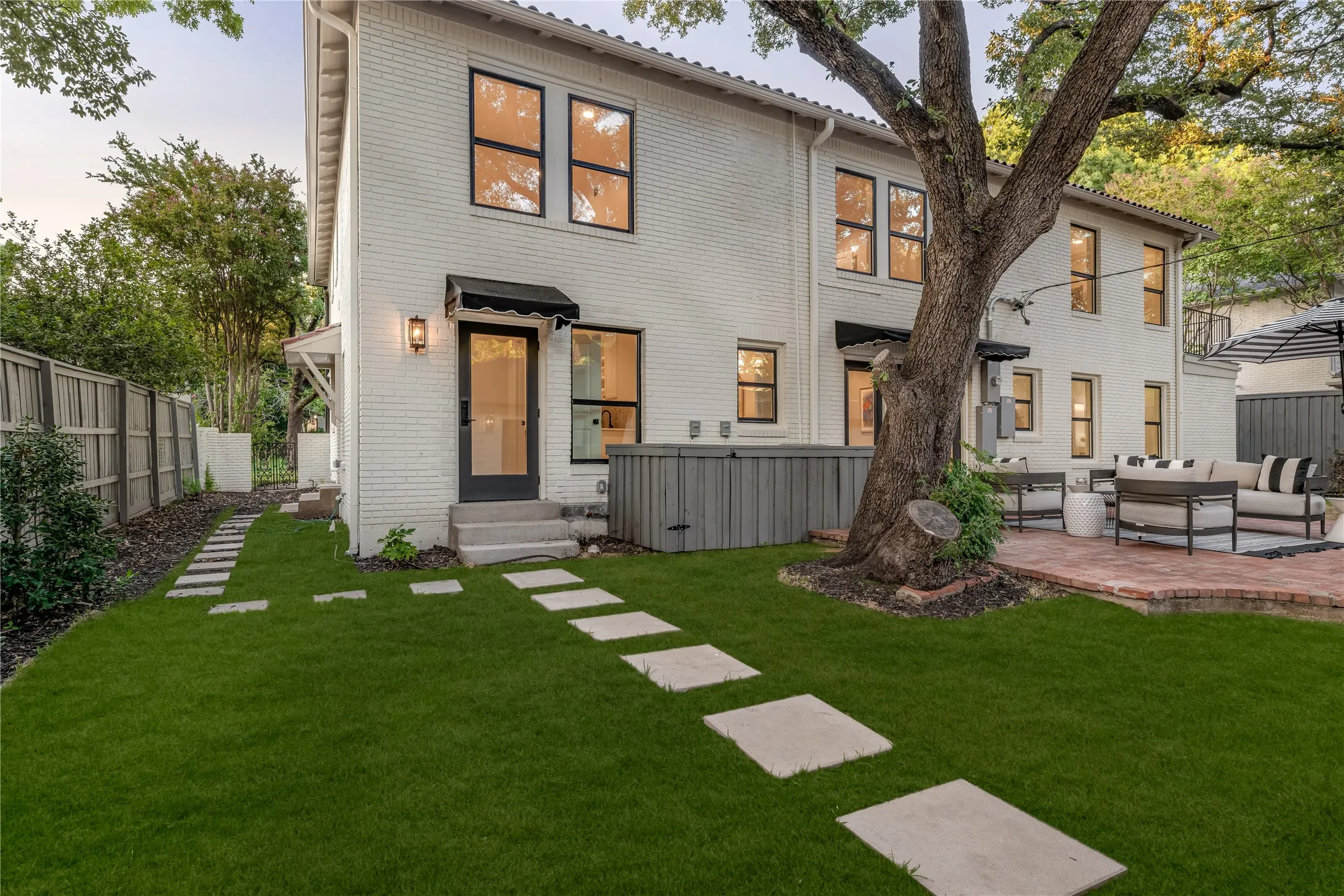 Single Family Residence For Sale in Dallas County , 4541 Westway Avenue, Highland Park, Texas 75205, 6 Bedroom, 7 Bathroom, 4 Garage spaces, 5,615 Sqft, built in 1938, mls#21367395, Real Estate Agent in Highland Park, Homes For Sale in Dallas county, Homes For Sale in Highland Park, Realtor in Highland Park Texas, Real Estate Brokerage Independent Realty Texas, Luminita Cordes Realtor