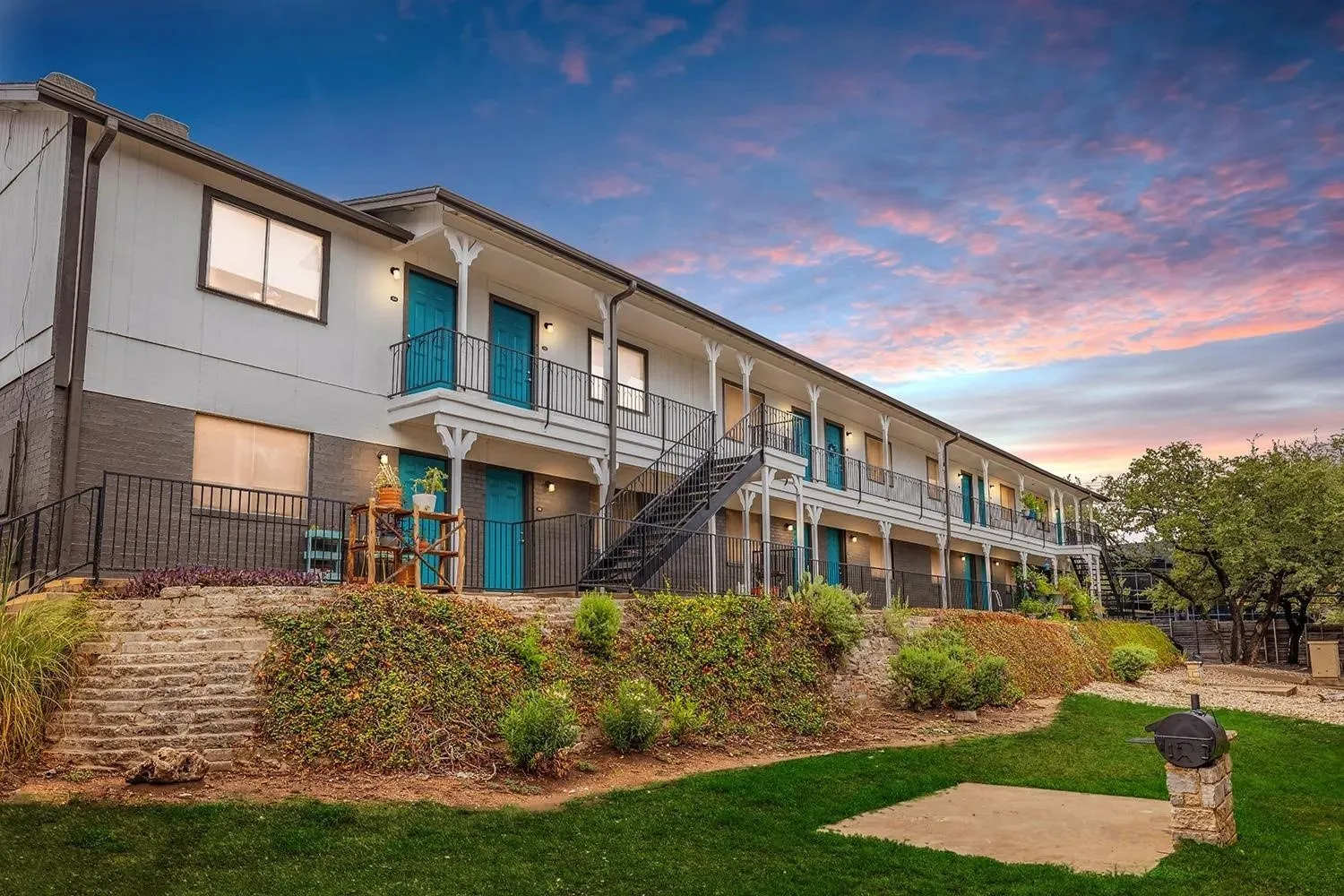 Apartment For Rent in Travis County , 8100 N Mopac Expressway 03-111, Austin, Texas 78759, 1 Bedroom, 1 Bathroom, 1 Garage spaces, 750 Sqft, built in 1968, mls#21367590, Real Estate Agent in Austin, Homes For Rent in Travis county, Homes For Rent in Austin, Realtor in Austin Texas, Real Estate Brokerage Independent Realty Texas, Luminita Cordes Realtor