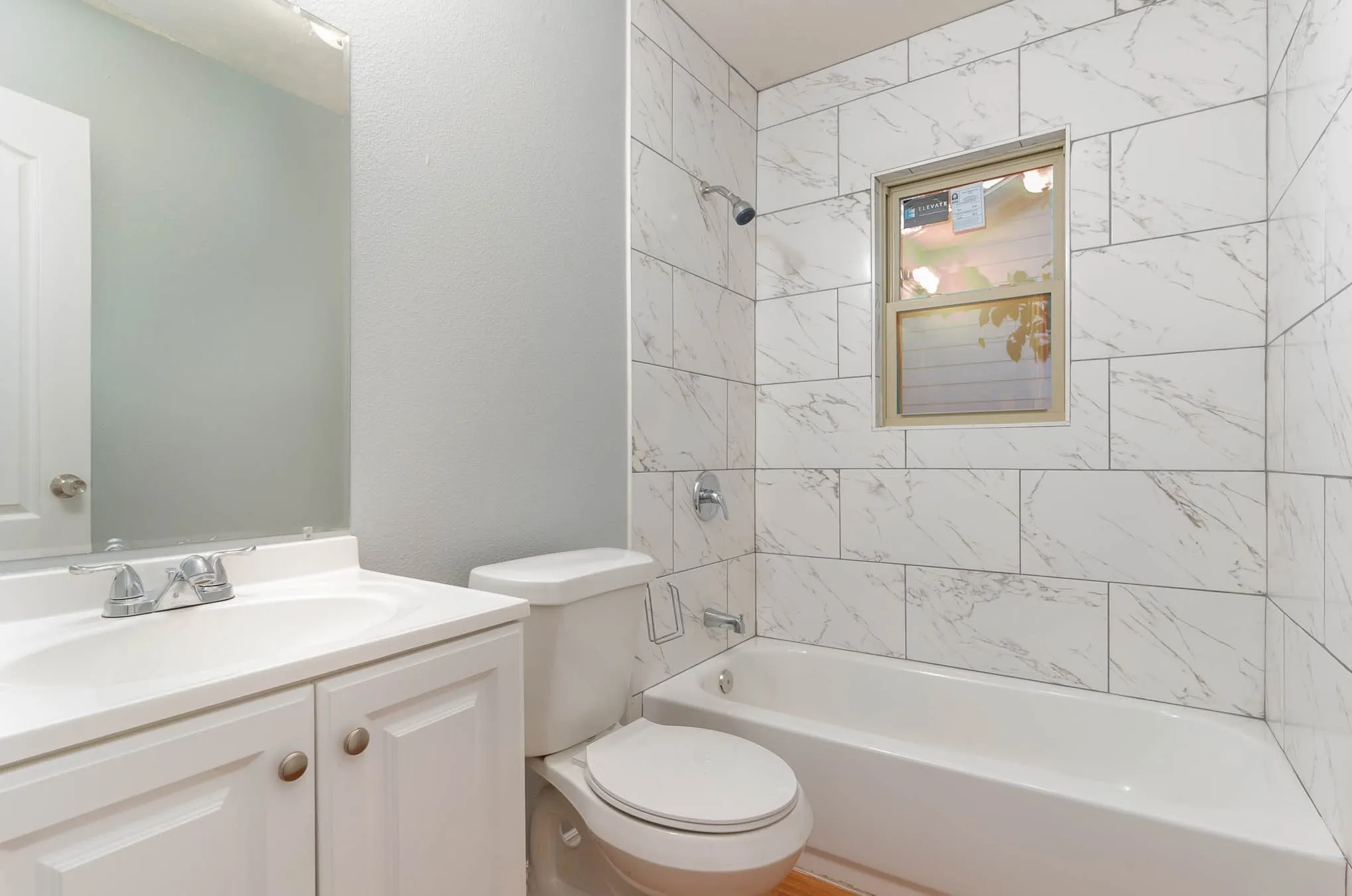 Single Family Residence For Sale in Dallas County , 3715 Hancock Street, Dallas, Texas 75210, 4 Bedroom, 2 Bathroom, Garage spaces, 1,290 Sqft, built in 1951, Price $207,000, mls#21367585, Real Estate Agent in Dallas, Homes For Sale in Dallas county, Homes For Sale in Dallas, Realtor in Dallas Texas, Real Estate Brokerage Independent Realty Texas, Luminita Cordes Realtor