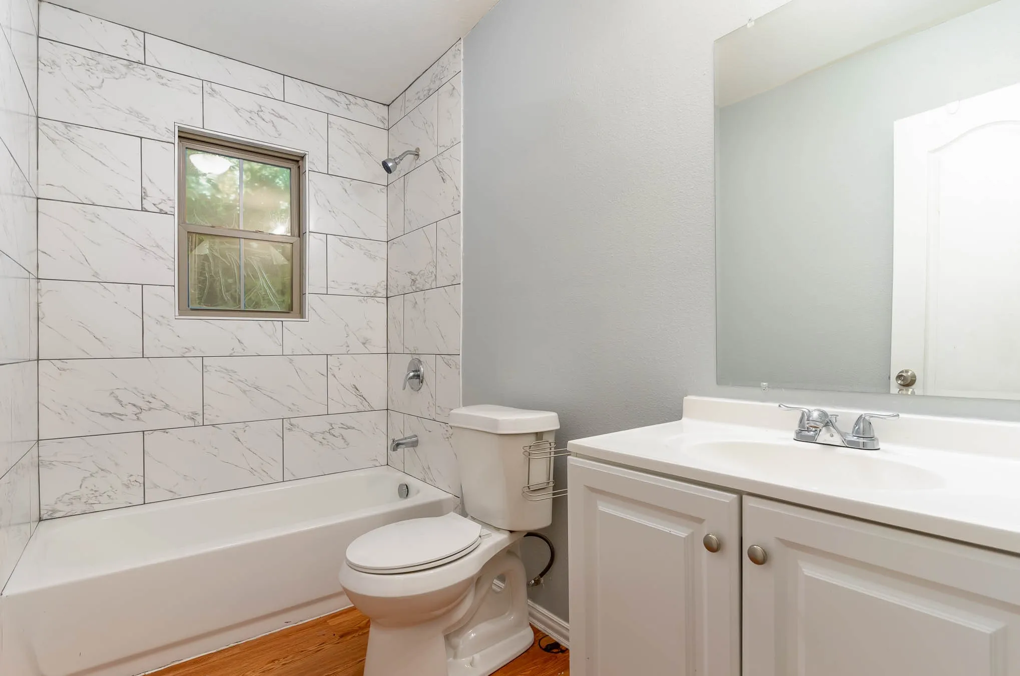 Single Family Residence For Sale in Dallas County , 3715 Hancock Street, Dallas, Texas 75210, 4 Bedroom, 2 Bathroom, Garage spaces, 1,290 Sqft, built in 1951, Price $207,000, mls#21367585, Real Estate Agent in Dallas, Homes For Sale in Dallas county, Homes For Sale in Dallas, Realtor in Dallas Texas, Real Estate Brokerage Independent Realty Texas, Luminita Cordes Realtor