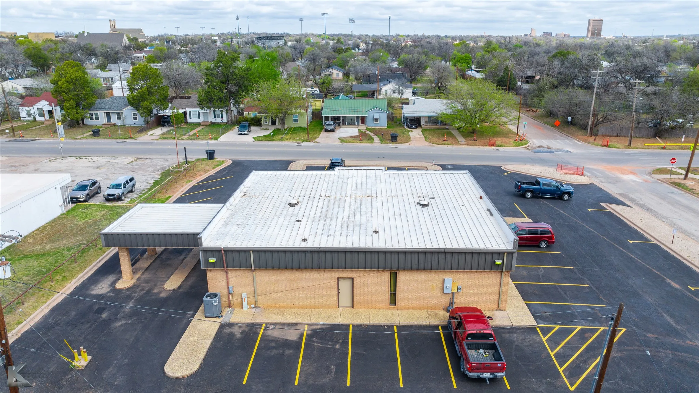 Retail For Sale in Taylor County , 1917 S 20th Street, Abilene, Texas 79602, 0, 0, Garage spaces, 0 Sqft, built in 1983, mls#21362185, Real Estate Agent in Abilene, Homes For Sale in Taylor county, Homes For Sale in Abilene, Realtor in Abilene Texas, Real Estate Brokerage Independent Realty Texas, Luminita Cordes Realtor