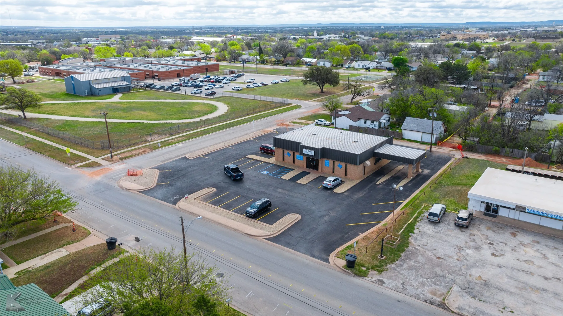 Retail For Sale in Taylor County , 1917 S 20th Street, Abilene, Texas 79602, 0, 0, Garage spaces, 0 Sqft, built in 1983, mls#21362185, Real Estate Agent in Abilene, Homes For Sale in Taylor county, Homes For Sale in Abilene, Realtor in Abilene Texas, Real Estate Brokerage Independent Realty Texas, Luminita Cordes Realtor