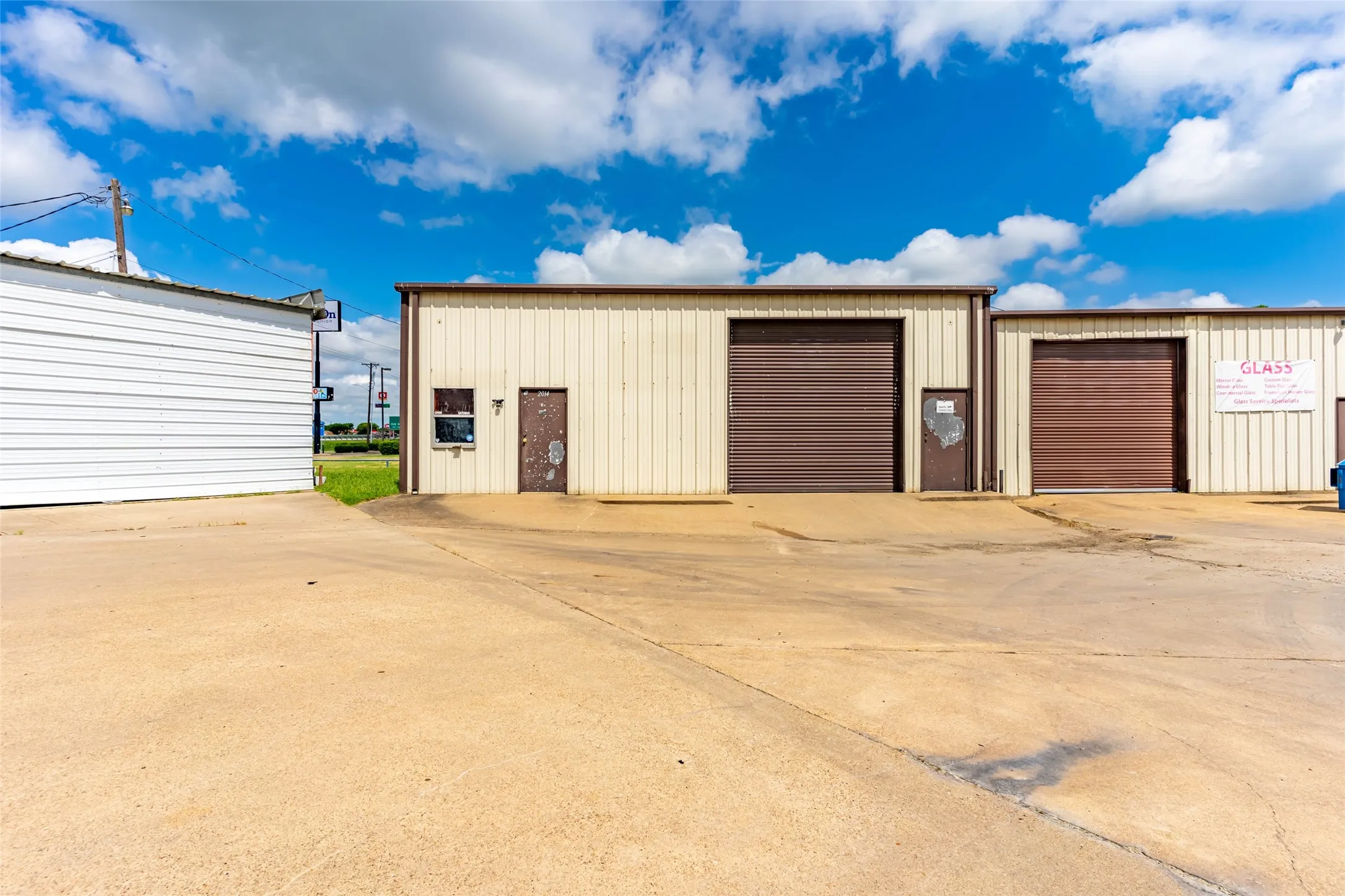Warehouse For Rent in Kaufman County , 2000 Front Street 2002, Kaufman, Texas 75142, 0, 0, Garage spaces, 0 Sqft, built in 2020, mls#21362204, Real Estate Agent in Kaufman, Homes For Rent in Kaufman county, Homes For Rent in Kaufman, Realtor in Kaufman Texas, Real Estate Brokerage Independent Realty Texas, Luminita Cordes Realtor