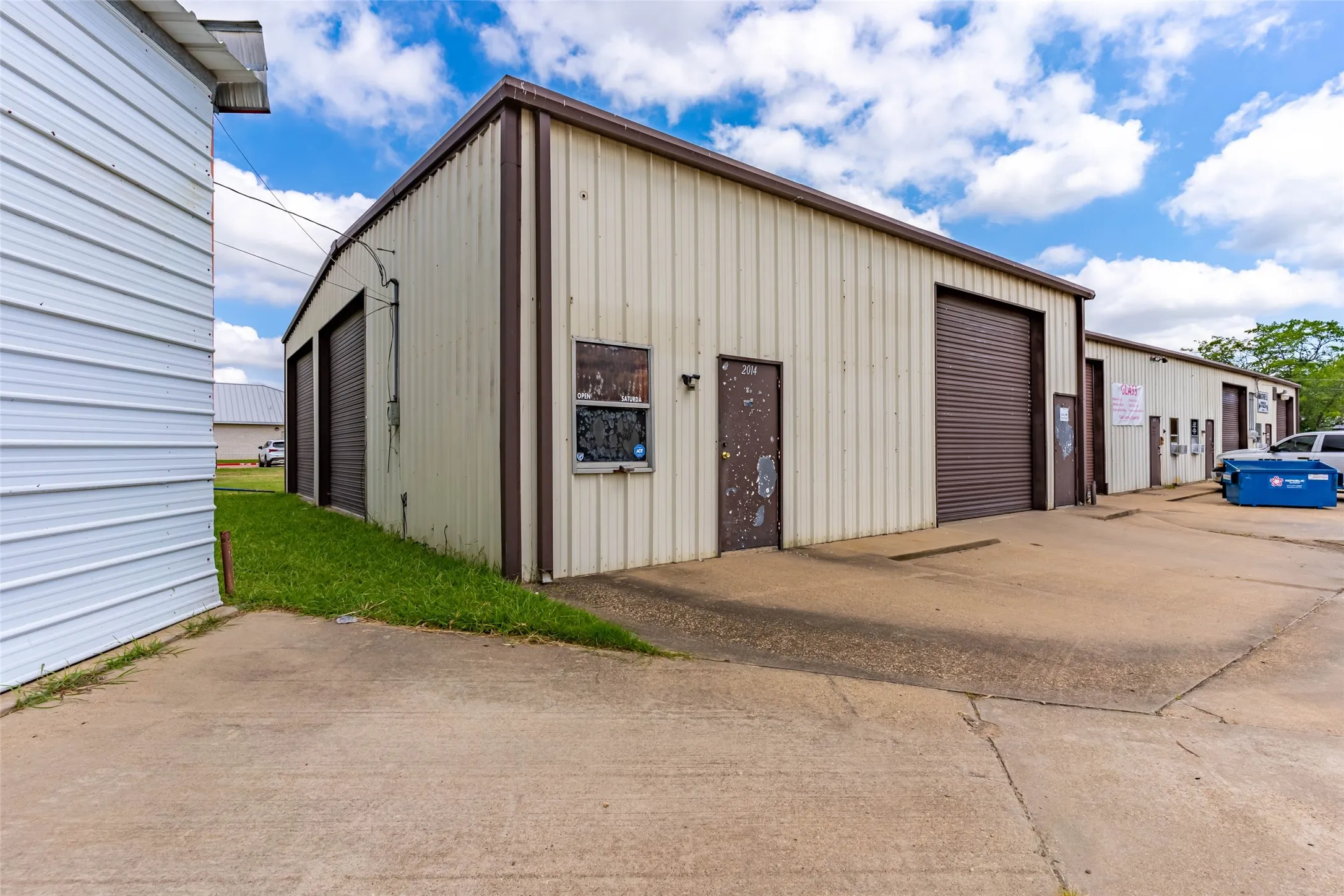 Warehouse For Rent in Kaufman County , 2000 Front Street 2002, Kaufman, Texas 75142, 0, 0, Garage spaces, 0 Sqft, built in 2020, mls#21362204, Real Estate Agent in Kaufman, Homes For Rent in Kaufman county, Homes For Rent in Kaufman, Realtor in Kaufman Texas, Real Estate Brokerage Independent Realty Texas, Luminita Cordes Realtor
