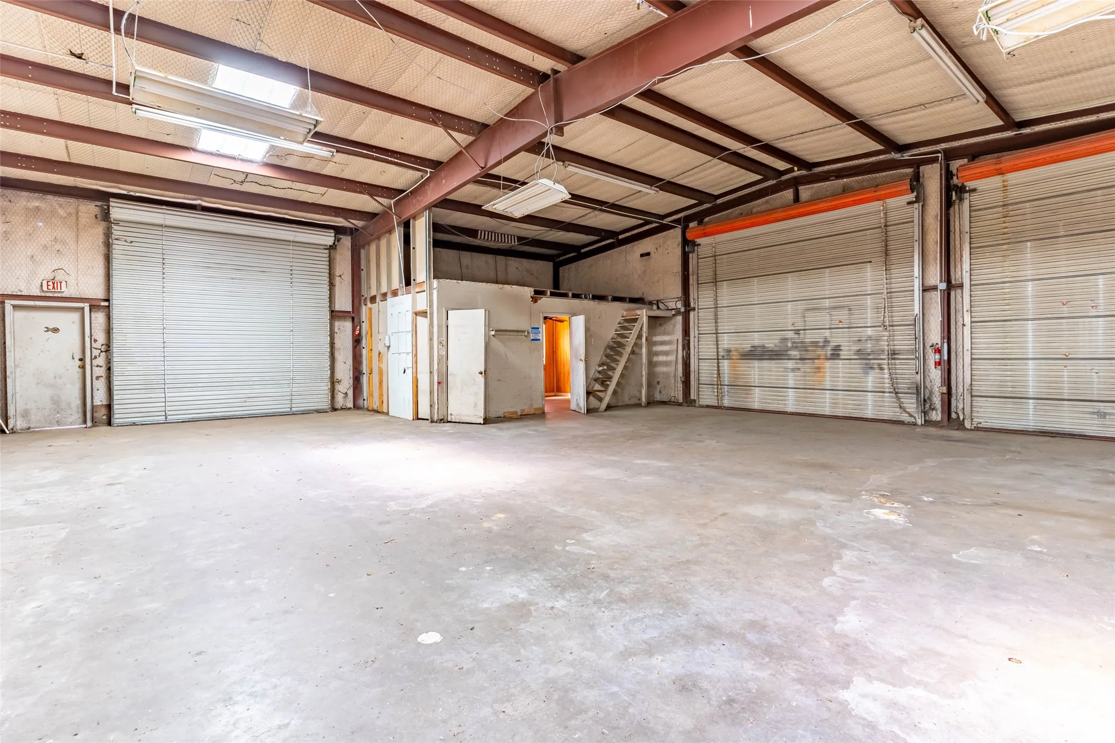 Warehouse For Rent in Kaufman County , 2000 Front Street 2002, Kaufman, Texas 75142, 0, 0, Garage spaces, 0 Sqft, built in 2020, mls#21362204, Real Estate Agent in Kaufman, Homes For Rent in Kaufman county, Homes For Rent in Kaufman, Realtor in Kaufman Texas, Real Estate Brokerage Independent Realty Texas, Luminita Cordes Realtor