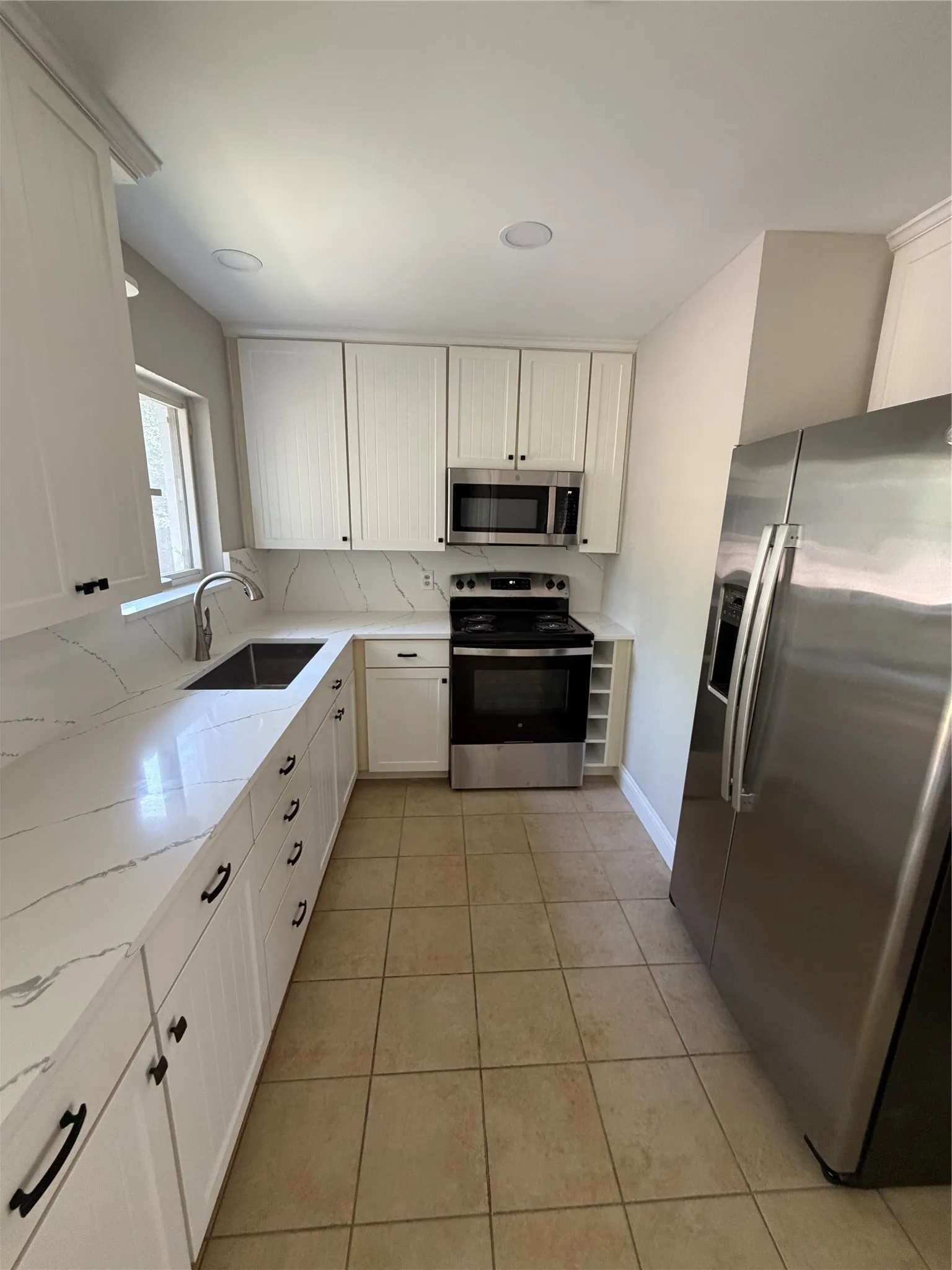 Single Family Residence For Rent in Dallas County , 2579 Springvale Drive, Farmers Branch, Texas 75234, 3 Bedroom, 2 Bathroom, 1 Garage spaces, 918 Sqft, built in 1958, mls#21367407, Real Estate Agent in Farmers Branch, Homes For Rent in Dallas county, Homes For Rent in Farmers Branch, Realtor in Farmers Branch Texas, Real Estate Brokerage Independent Realty Texas, Luminita Cordes Realtor