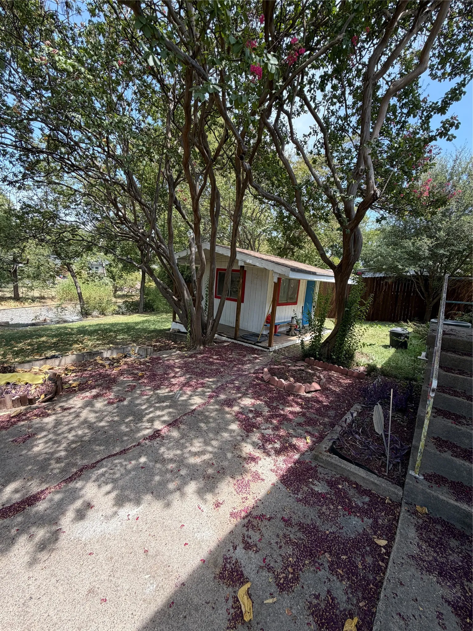 Single Family Residence For Rent in Dallas County , 2579 Springvale Drive, Farmers Branch, Texas 75234, 3 Bedroom, 2 Bathroom, 1 Garage spaces, 918 Sqft, built in 1958, mls#21367407, Real Estate Agent in Farmers Branch, Homes For Rent in Dallas county, Homes For Rent in Farmers Branch, Realtor in Farmers Branch Texas, Real Estate Brokerage Independent Realty Texas, Luminita Cordes Realtor