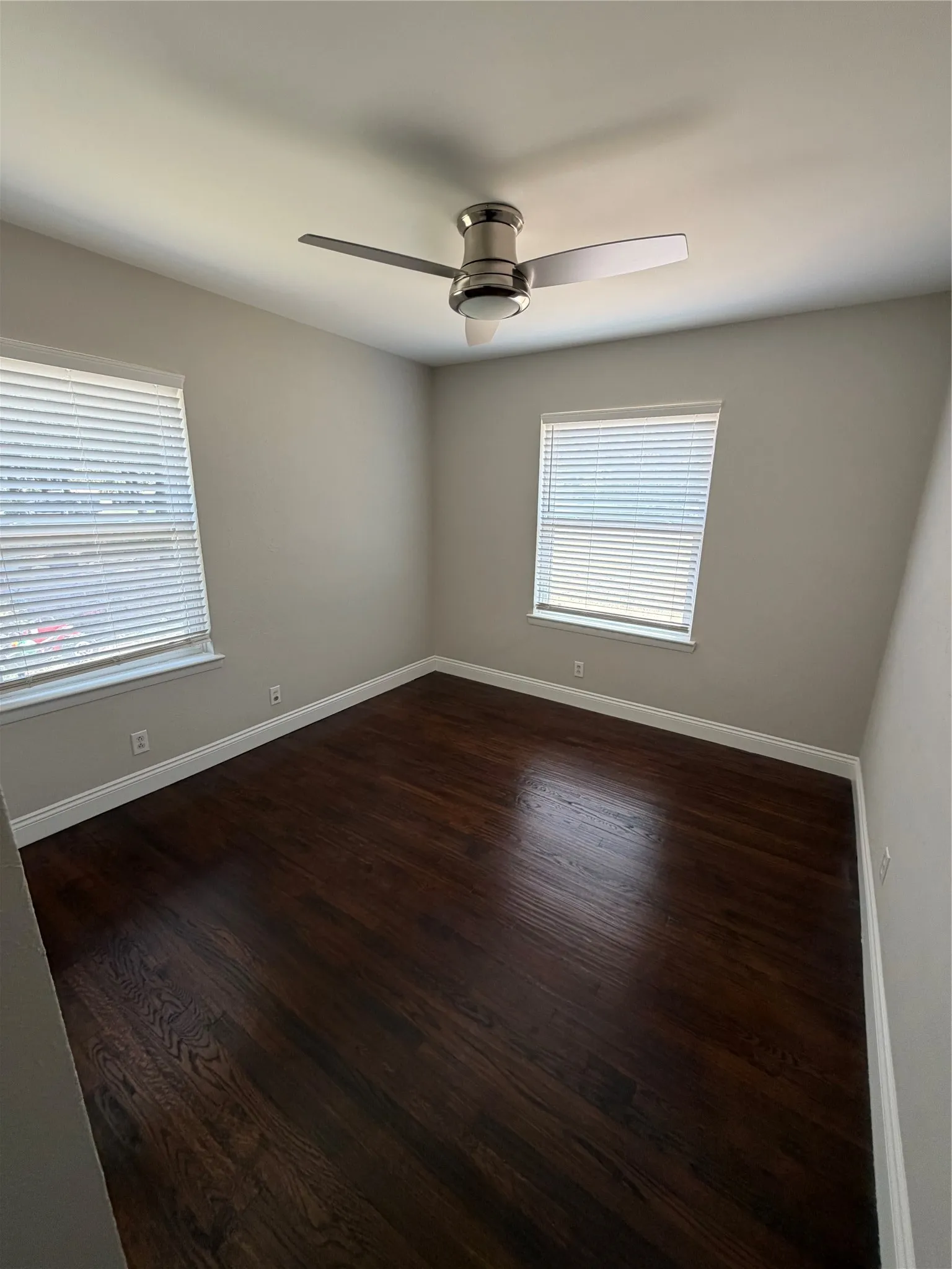 Single Family Residence For Rent in Dallas County , 2579 Springvale Drive, Farmers Branch, Texas 75234, 3 Bedroom, 2 Bathroom, 1 Garage spaces, 918 Sqft, built in 1958, mls#21367407, Real Estate Agent in Farmers Branch, Homes For Rent in Dallas county, Homes For Rent in Farmers Branch, Realtor in Farmers Branch Texas, Real Estate Brokerage Independent Realty Texas, Luminita Cordes Realtor