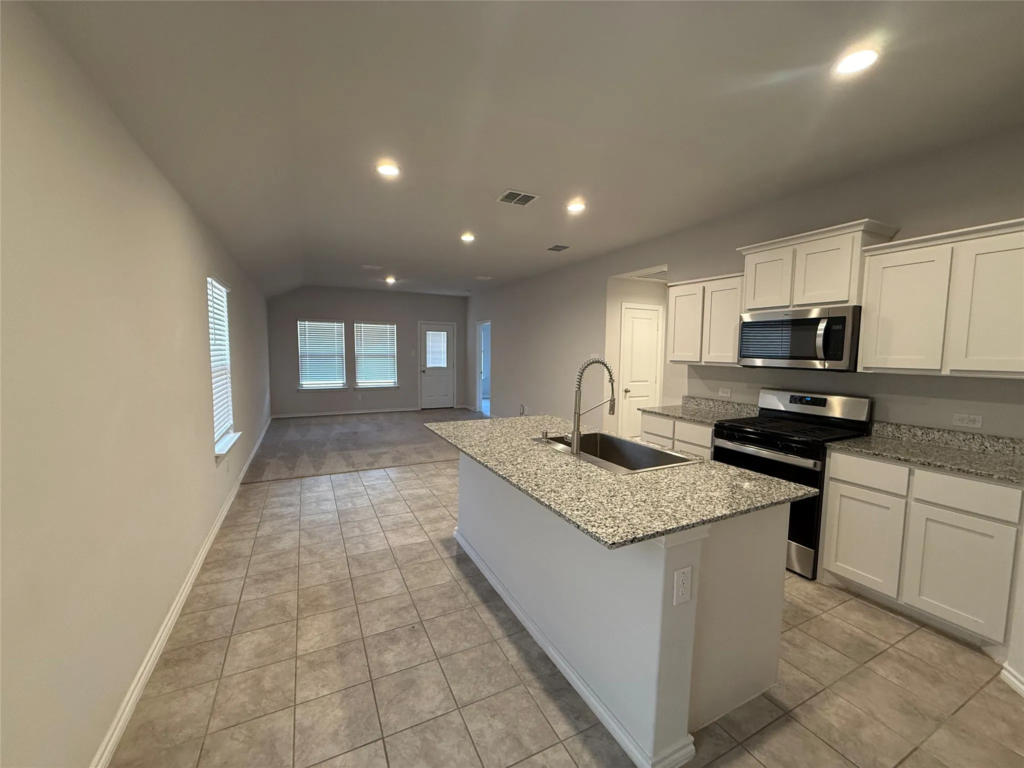 Single Family Residence For Sale in Wise County , 124 Greengate Drive, Boyd, Texas 76023, 3 Bedroom, 2 Bathroom, 2 Garage spaces, 1,333 Sqft, built in 2022, mls#21367403, Real Estate Agent in Boyd, Homes For Sale in Wise county, Homes For Sale in Boyd, Realtor in Boyd Texas, Real Estate Brokerage Independent Realty Texas, Luminita Cordes Realtor