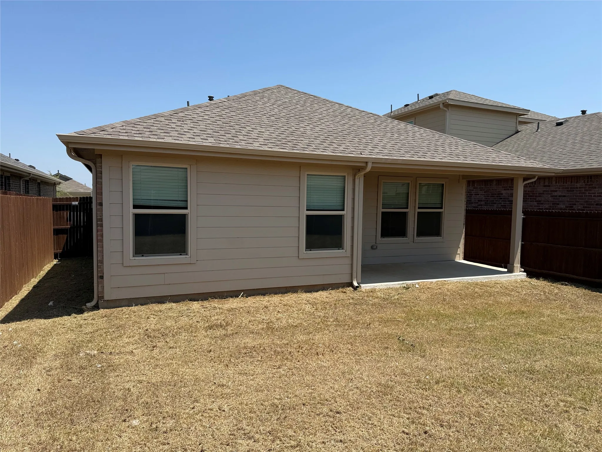 Single Family Residence For Sale in Wise County , 124 Greengate Drive, Boyd, Texas 76023, 3 Bedroom, 2 Bathroom, 2 Garage spaces, 1,333 Sqft, built in 2022, mls#21367403, Real Estate Agent in Boyd, Homes For Sale in Wise county, Homes For Sale in Boyd, Realtor in Boyd Texas, Real Estate Brokerage Independent Realty Texas, Luminita Cordes Realtor