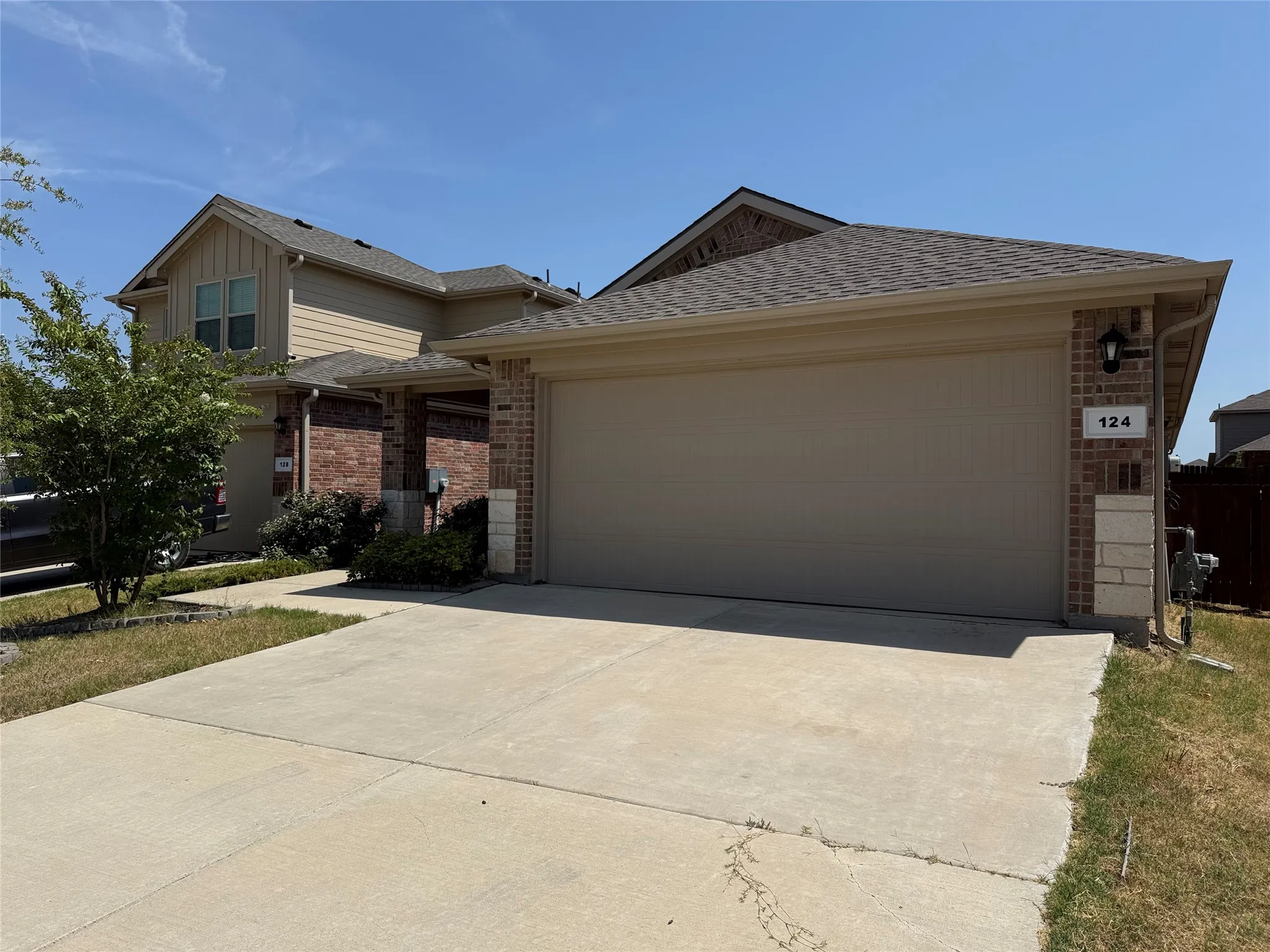 Single Family Residence For Sale in Wise County , 124 Greengate Drive, Boyd, Texas 76023, 3 Bedroom, 2 Bathroom, 2 Garage spaces, 1,333 Sqft, built in 2022, mls#21367403, Real Estate Agent in Boyd, Homes For Sale in Wise county, Homes For Sale in Boyd, Realtor in Boyd Texas, Real Estate Brokerage Independent Realty Texas, Luminita Cordes Realtor