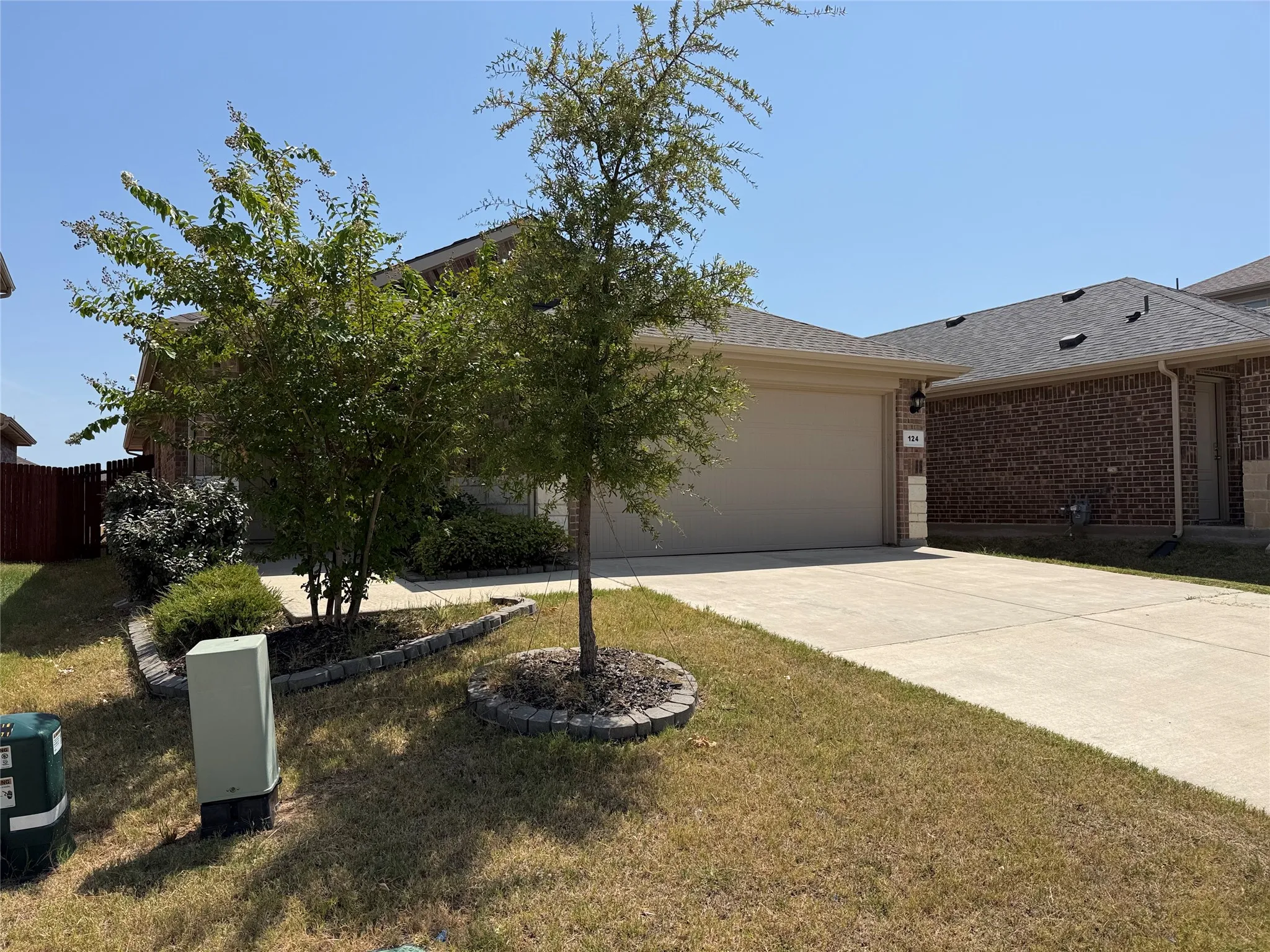 Single Family Residence For Sale in Wise County , 124 Greengate Drive, Boyd, Texas 76023, 3 Bedroom, 2 Bathroom, 2 Garage spaces, 1,333 Sqft, built in 2022, mls#21367403, Real Estate Agent in Boyd, Homes For Sale in Wise county, Homes For Sale in Boyd, Realtor in Boyd Texas, Real Estate Brokerage Independent Realty Texas, Luminita Cordes Realtor