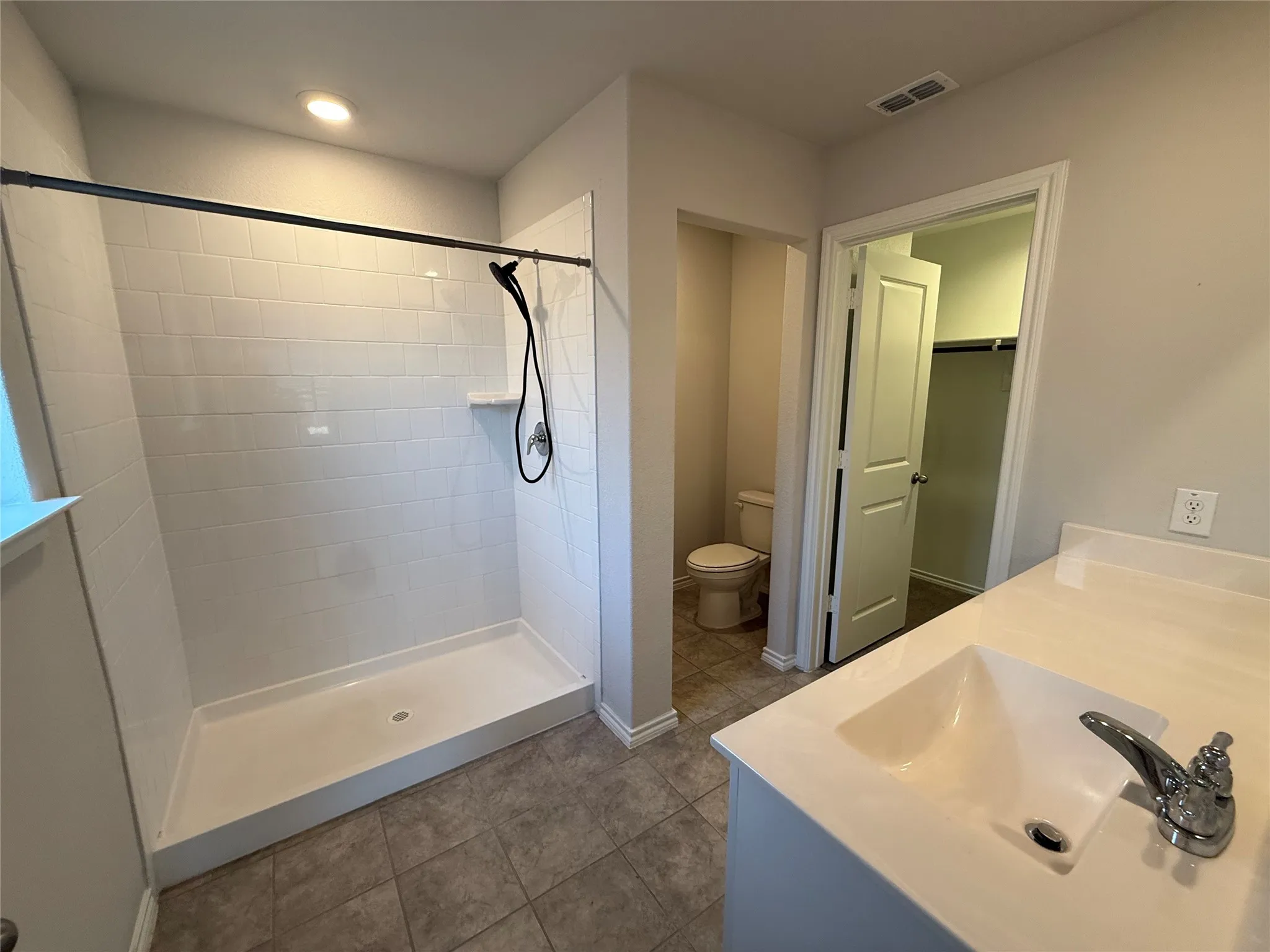 Single Family Residence For Sale in Wise County , 124 Greengate Drive, Boyd, Texas 76023, 3 Bedroom, 2 Bathroom, 2 Garage spaces, 1,333 Sqft, built in 2022, mls#21367403, Real Estate Agent in Boyd, Homes For Sale in Wise county, Homes For Sale in Boyd, Realtor in Boyd Texas, Real Estate Brokerage Independent Realty Texas, Luminita Cordes Realtor