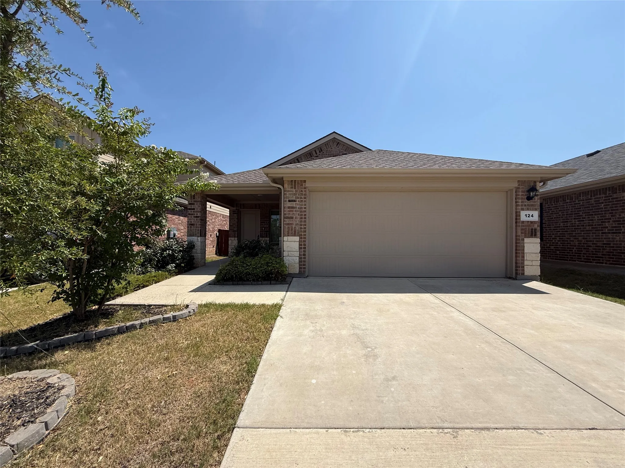 Single Family Residence For Sale in Wise County , 124 Greengate Drive, Boyd, Texas 76023, 3 Bedroom, 2 Bathroom, 2 Garage spaces, 1,333 Sqft, built in 2022, mls#21367403, Real Estate Agent in Boyd, Homes For Sale in Wise county, Homes For Sale in Boyd, Realtor in Boyd Texas, Real Estate Brokerage Independent Realty Texas, Luminita Cordes Realtor