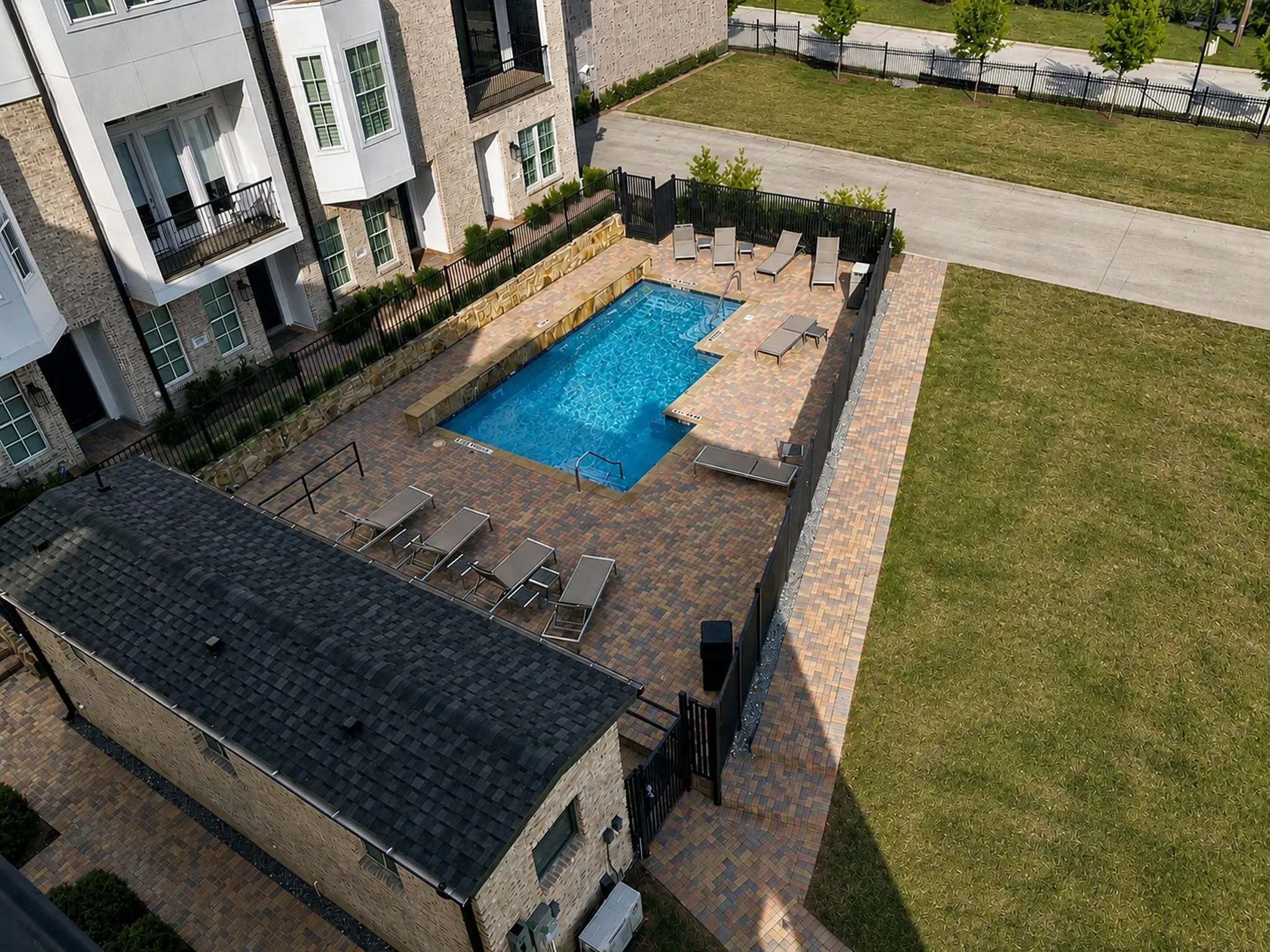 Townhouse For Rent in Dallas County , 2114 Wenge Lane, Dallas, Texas 75219, 3 Bedroom, 4 Bathroom, 2 Garage spaces, 1,932 Sqft, built in 2021, mls#21367598, Real Estate Agent in Dallas, Homes For Rent in Dallas county, Homes For Rent in Dallas, Realtor in Dallas Texas, Real Estate Brokerage Independent Realty Texas, Luminita Cordes Realtor