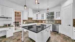 Single Family Residence For Sale in Parker County , 1555 Hunterglenn Drive, Aledo, Texas 76008, 5 Bedroom, 4 Bathroom, 3 Garage spaces, 3,854 Sqft, built in 2003, mls#21367206, Real Estate Agent in Aledo, Homes For Sale in Parker county, Homes For Sale in Aledo, Realtor in Aledo Texas, Real Estate Brokerage Independent Realty Texas, Luminita Cordes Realtor