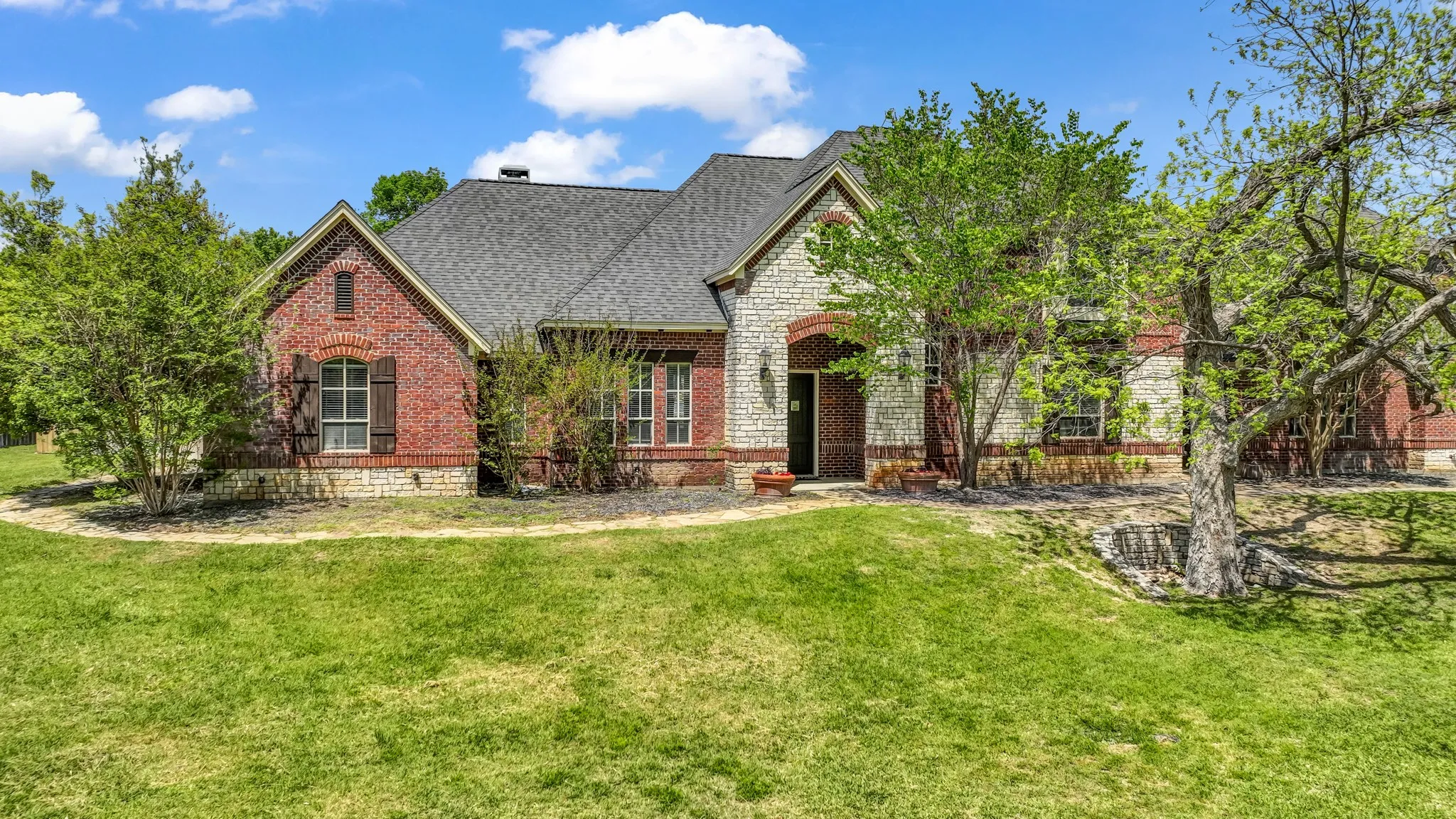 Single Family Residence For Sale in Parker County , 1555 Hunterglenn Drive, Aledo, Texas 76008, 5 Bedroom, 4 Bathroom, 3 Garage spaces, 3,854 Sqft, built in 2003, mls#21367206, Real Estate Agent in Aledo, Homes For Sale in Parker county, Homes For Sale in Aledo, Realtor in Aledo Texas, Real Estate Brokerage Independent Realty Texas, Luminita Cordes Realtor