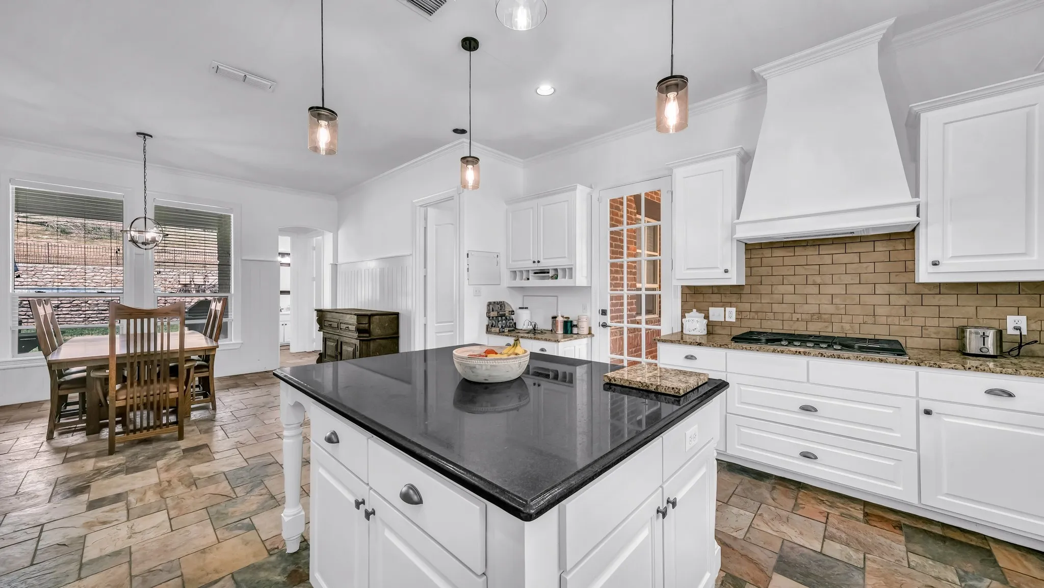 Single Family Residence For Sale in Parker County , 1555 Hunterglenn Drive, Aledo, Texas 76008, 5 Bedroom, 4 Bathroom, 3 Garage spaces, 3,854 Sqft, built in 2003, mls#21367206, Real Estate Agent in Aledo, Homes For Sale in Parker county, Homes For Sale in Aledo, Realtor in Aledo Texas, Real Estate Brokerage Independent Realty Texas, Luminita Cordes Realtor