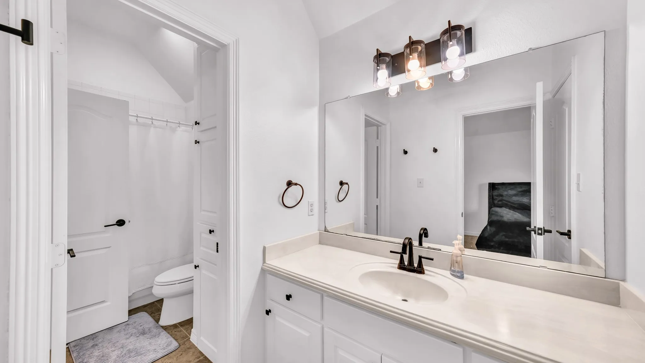 Single Family Residence For Sale in Parker County , 1555 Hunterglenn Drive, Aledo, Texas 76008, 5 Bedroom, 4 Bathroom, 3 Garage spaces, 3,854 Sqft, built in 2003, mls#21367206, Real Estate Agent in Aledo, Homes For Sale in Parker county, Homes For Sale in Aledo, Realtor in Aledo Texas, Real Estate Brokerage Independent Realty Texas, Luminita Cordes Realtor