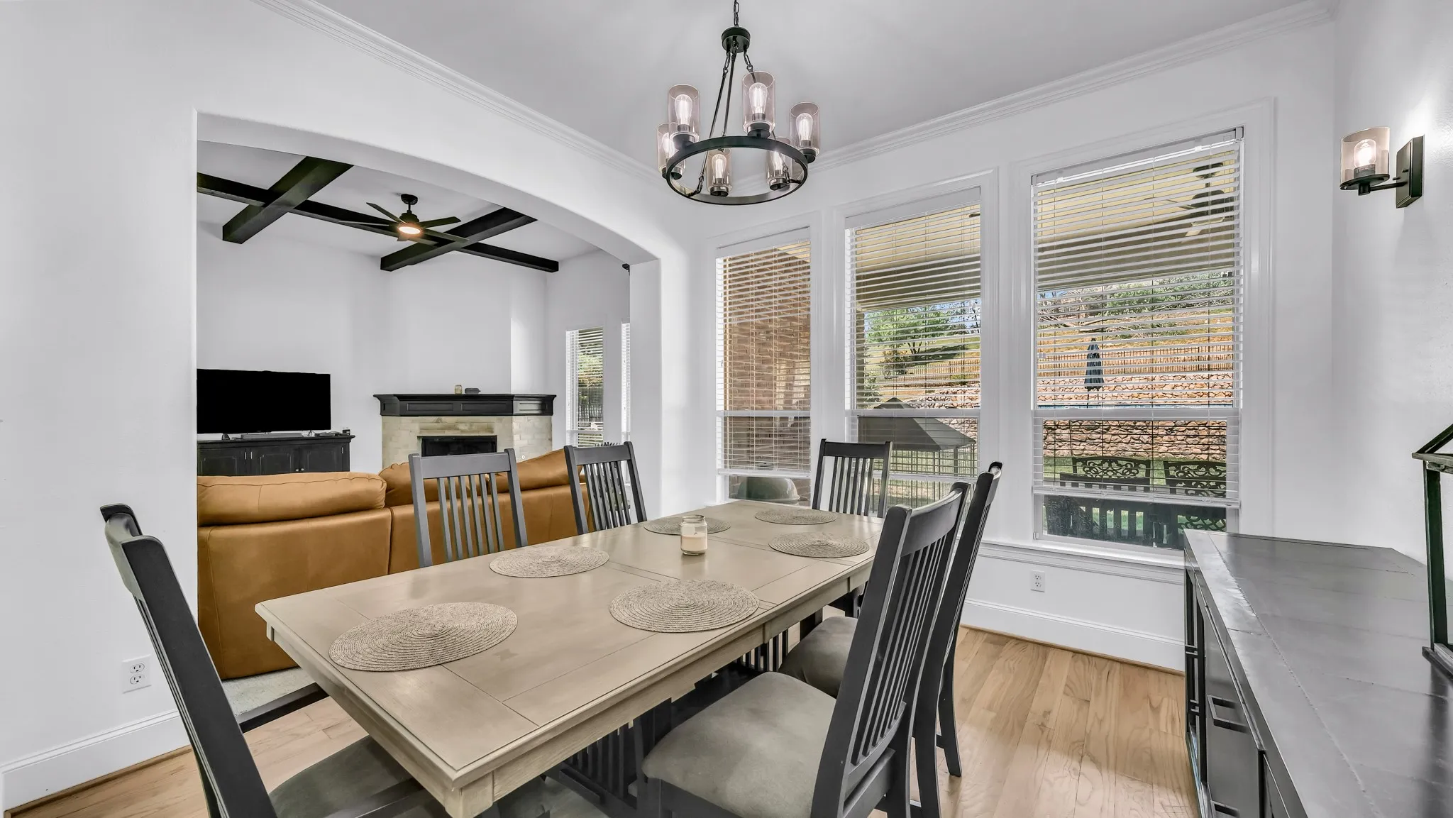 Single Family Residence For Sale in Parker County , 1555 Hunterglenn Drive, Aledo, Texas 76008, 5 Bedroom, 4 Bathroom, 3 Garage spaces, 3,854 Sqft, built in 2003, mls#21367206, Real Estate Agent in Aledo, Homes For Sale in Parker county, Homes For Sale in Aledo, Realtor in Aledo Texas, Real Estate Brokerage Independent Realty Texas, Luminita Cordes Realtor