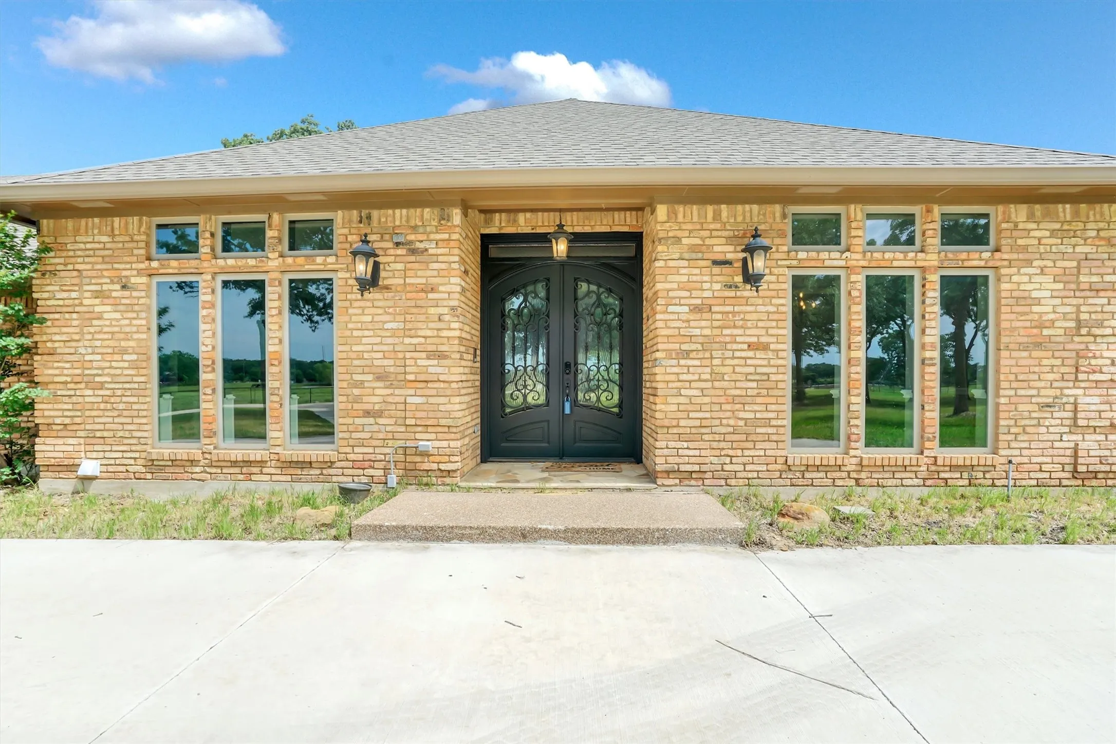 Single Family Residence For Rent in Denton County , 631 Fm 407 E, Argyle, Texas 76226, 4 Bedroom, 3 Bathroom, 3 Garage spaces, 4,790 Sqft, built in 1984, mls#21367602, Real Estate Agent in Argyle, Homes For Rent in Denton county, Homes For Rent in Argyle, Realtor in Argyle Texas, Real Estate Brokerage Independent Realty Texas, Luminita Cordes Realtor