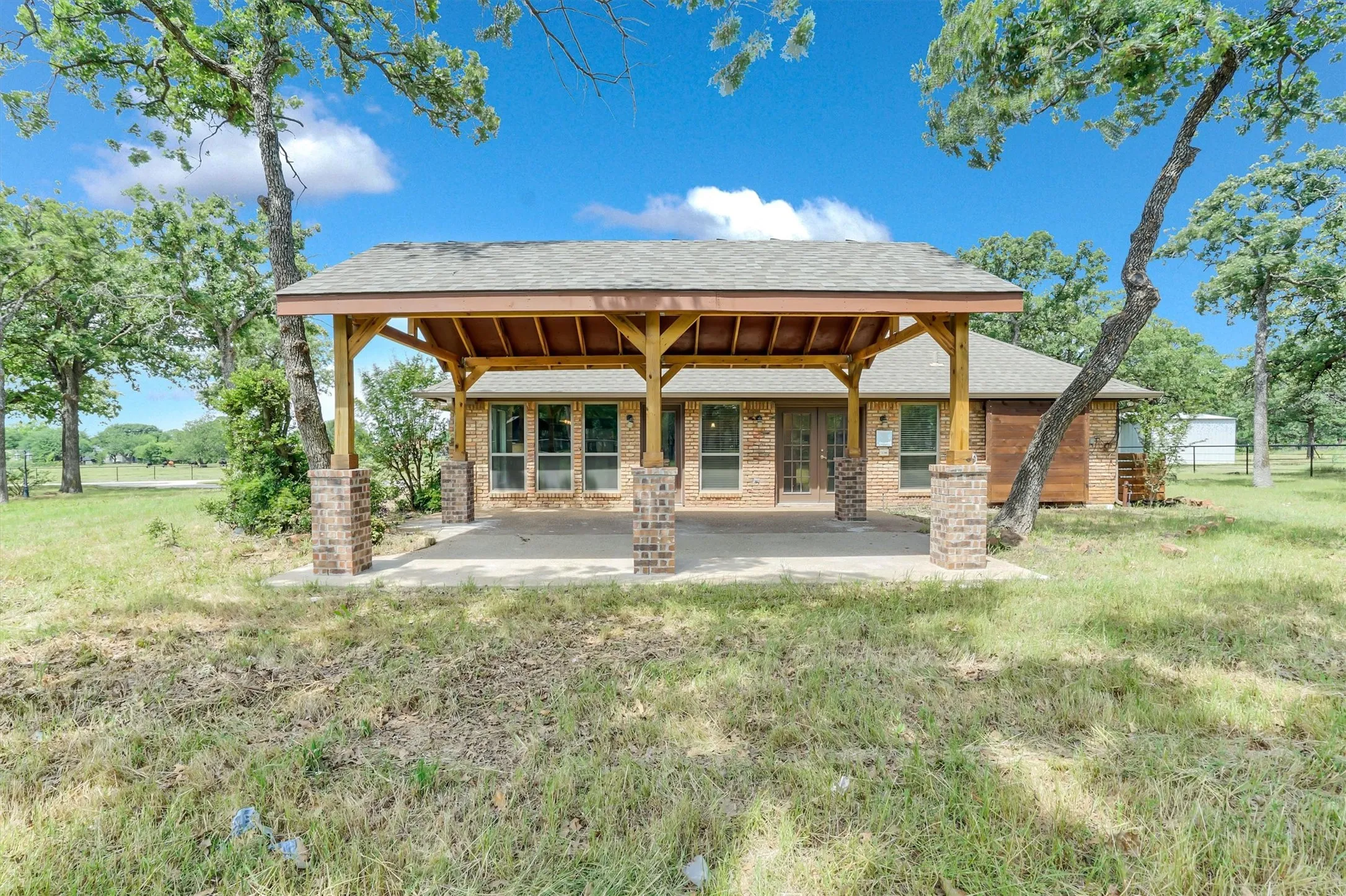Single Family Residence For Rent in Denton County , 631 Fm 407 E, Argyle, Texas 76226, 4 Bedroom, 3 Bathroom, 3 Garage spaces, 4,790 Sqft, built in 1984, mls#21367602, Real Estate Agent in Argyle, Homes For Rent in Denton county, Homes For Rent in Argyle, Realtor in Argyle Texas, Real Estate Brokerage Independent Realty Texas, Luminita Cordes Realtor