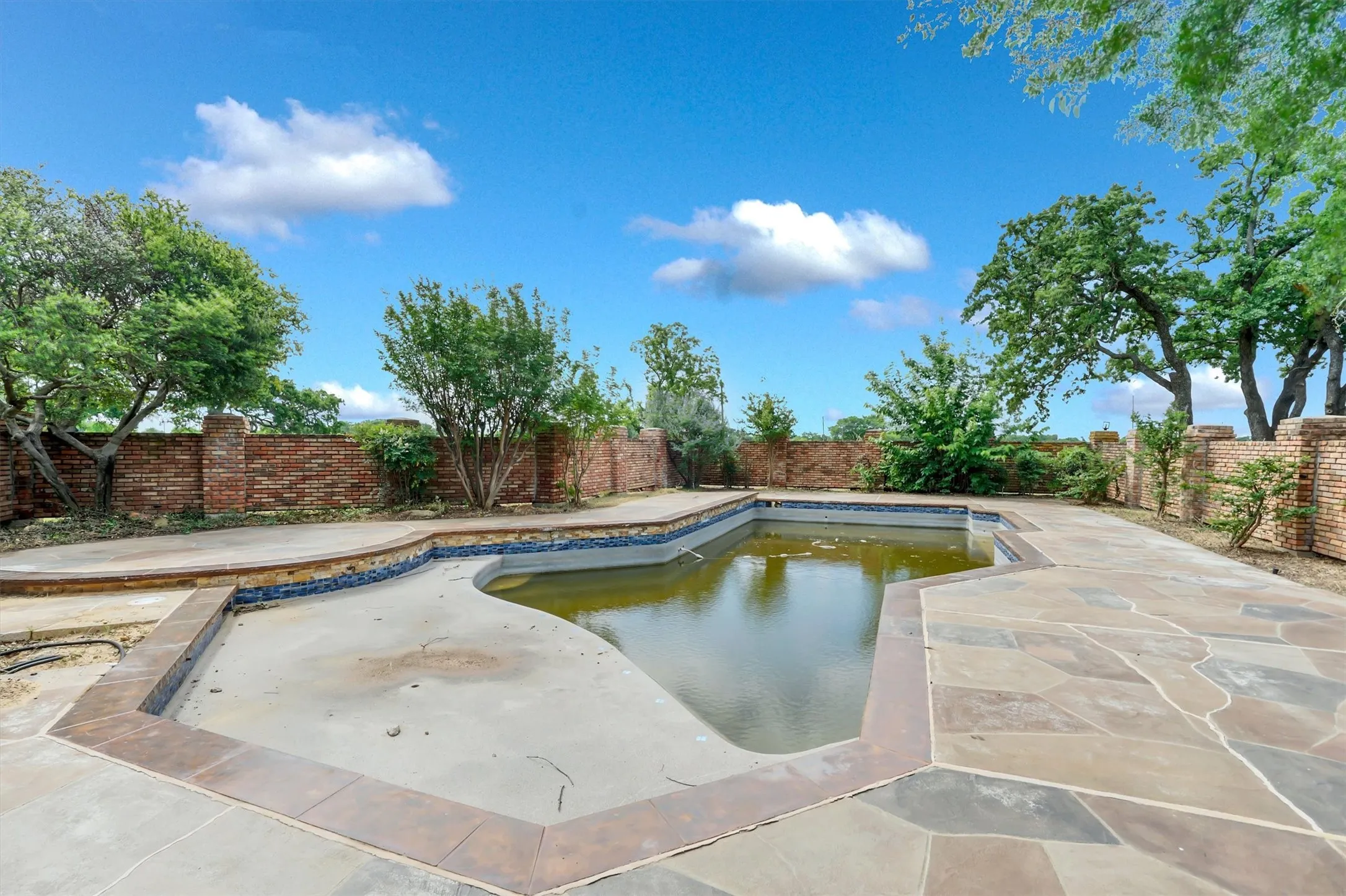 Single Family Residence For Rent in Denton County , 631 Fm 407 E, Argyle, Texas 76226, 4 Bedroom, 3 Bathroom, 3 Garage spaces, 4,790 Sqft, built in 1984, mls#21367602, Real Estate Agent in Argyle, Homes For Rent in Denton county, Homes For Rent in Argyle, Realtor in Argyle Texas, Real Estate Brokerage Independent Realty Texas, Luminita Cordes Realtor