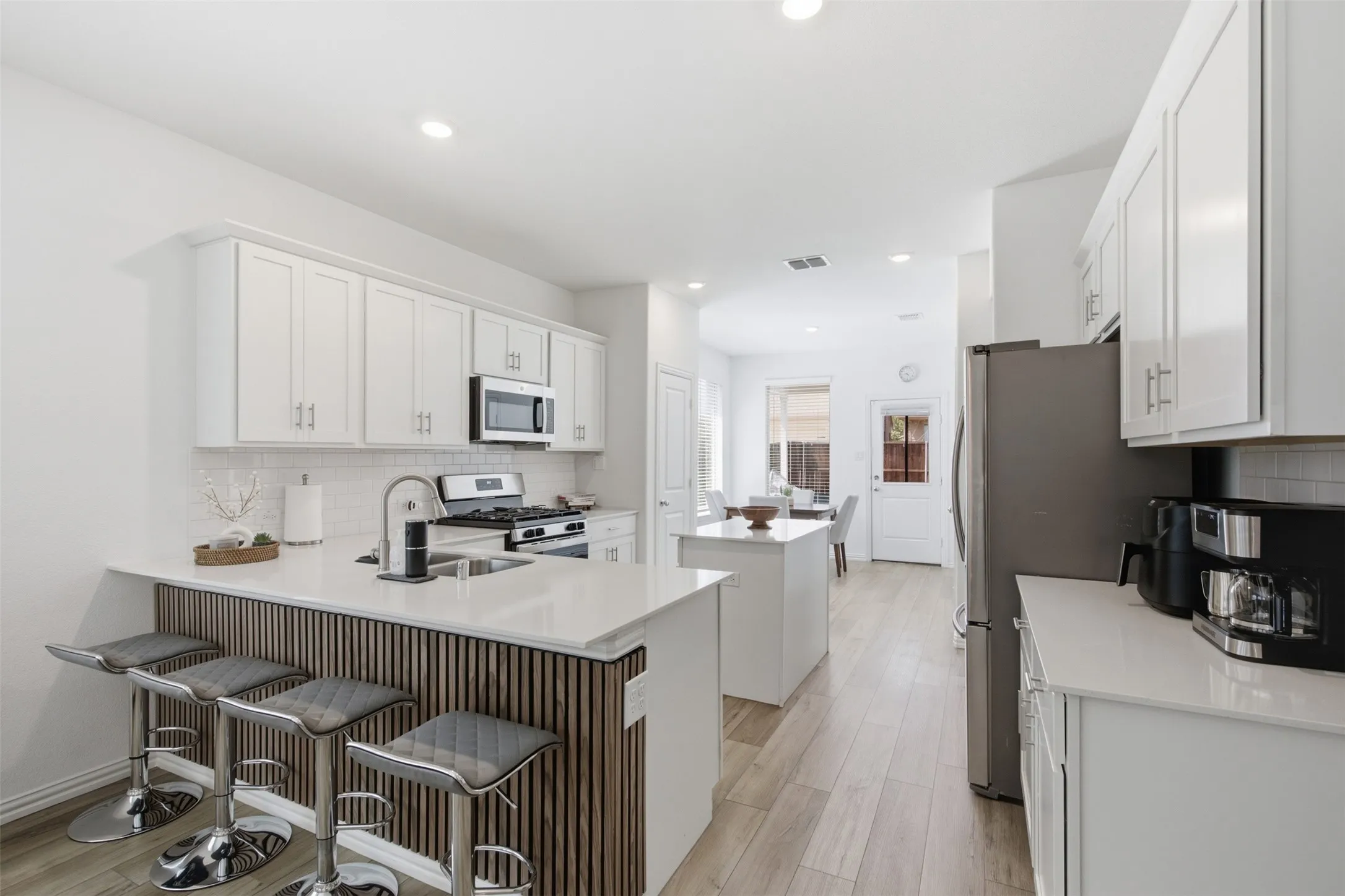 Single Family Residence For Rent in Denton County , 1121 Western Yarrow Avenue, Justin, Texas 76247, 4 Bedroom, 2 Bathroom, 2 Garage spaces, 1,566 Sqft, built in 2023, mls#21367605, Real Estate Agent in Justin, Homes For Rent in Denton county, Homes For Rent in Justin, Realtor in Justin Texas, Real Estate Brokerage Independent Realty Texas, Luminita Cordes Realtor