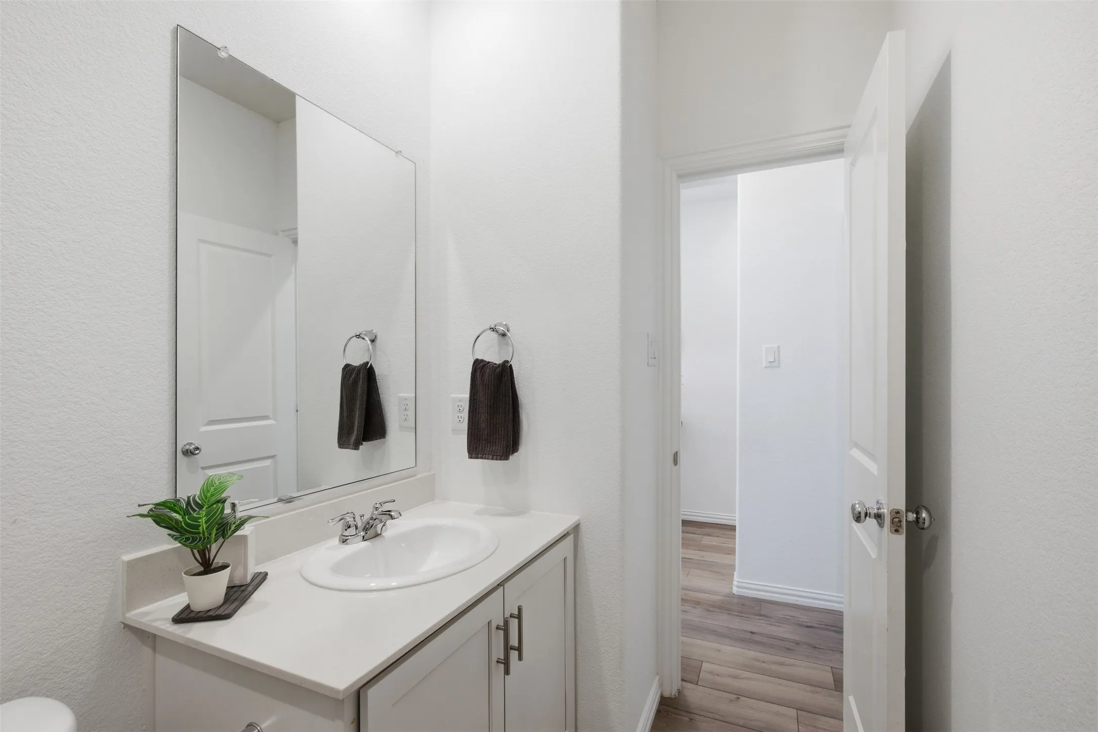 Single Family Residence For Rent in Denton County , 1121 Western Yarrow Avenue, Justin, Texas 76247, 4 Bedroom, 2 Bathroom, 2 Garage spaces, 1,566 Sqft, built in 2023, mls#21367605, Real Estate Agent in Justin, Homes For Rent in Denton county, Homes For Rent in Justin, Realtor in Justin Texas, Real Estate Brokerage Independent Realty Texas, Luminita Cordes Realtor