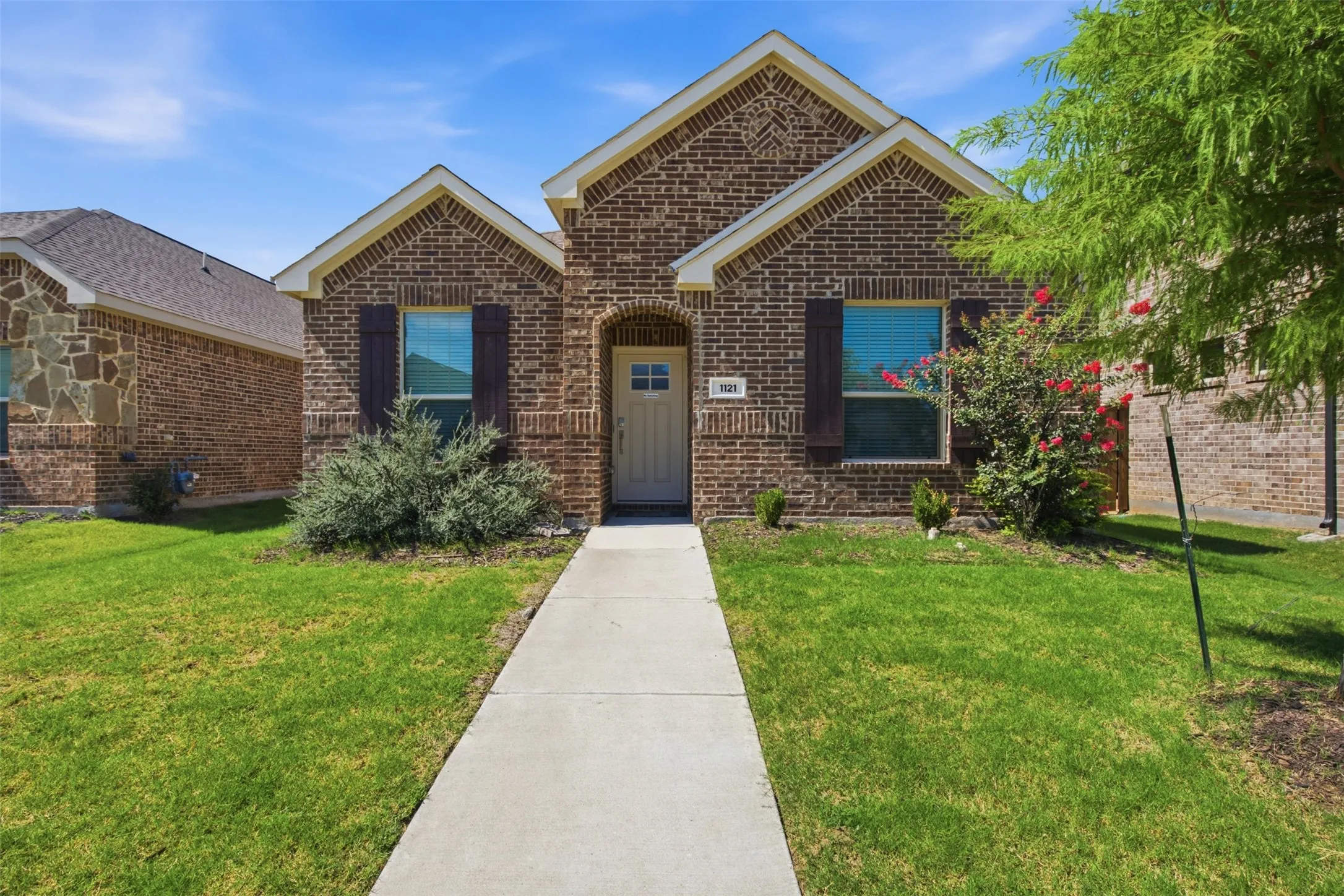 Single Family Residence For Rent in Denton County , 1121 Western Yarrow Avenue, Justin, Texas 76247, 4 Bedroom, 2 Bathroom, 2 Garage spaces, 1,566 Sqft, built in 2023, mls#21367605, Real Estate Agent in Justin, Homes For Rent in Denton county, Homes For Rent in Justin, Realtor in Justin Texas, Real Estate Brokerage Independent Realty Texas, Luminita Cordes Realtor