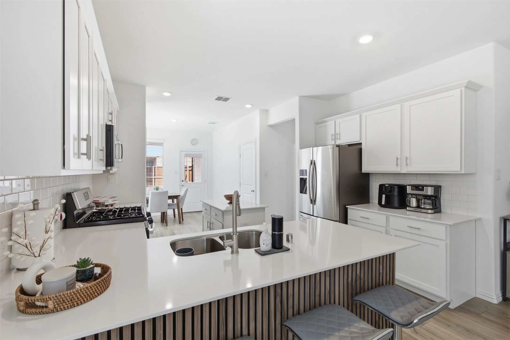 Single Family Residence For Rent in Denton County , 1121 Western Yarrow Avenue, Justin, Texas 76247, 4 Bedroom, 2 Bathroom, 2 Garage spaces, 1,566 Sqft, built in 2023, mls#21367605, Real Estate Agent in Justin, Homes For Rent in Denton county, Homes For Rent in Justin, Realtor in Justin Texas, Real Estate Brokerage Independent Realty Texas, Luminita Cordes Realtor