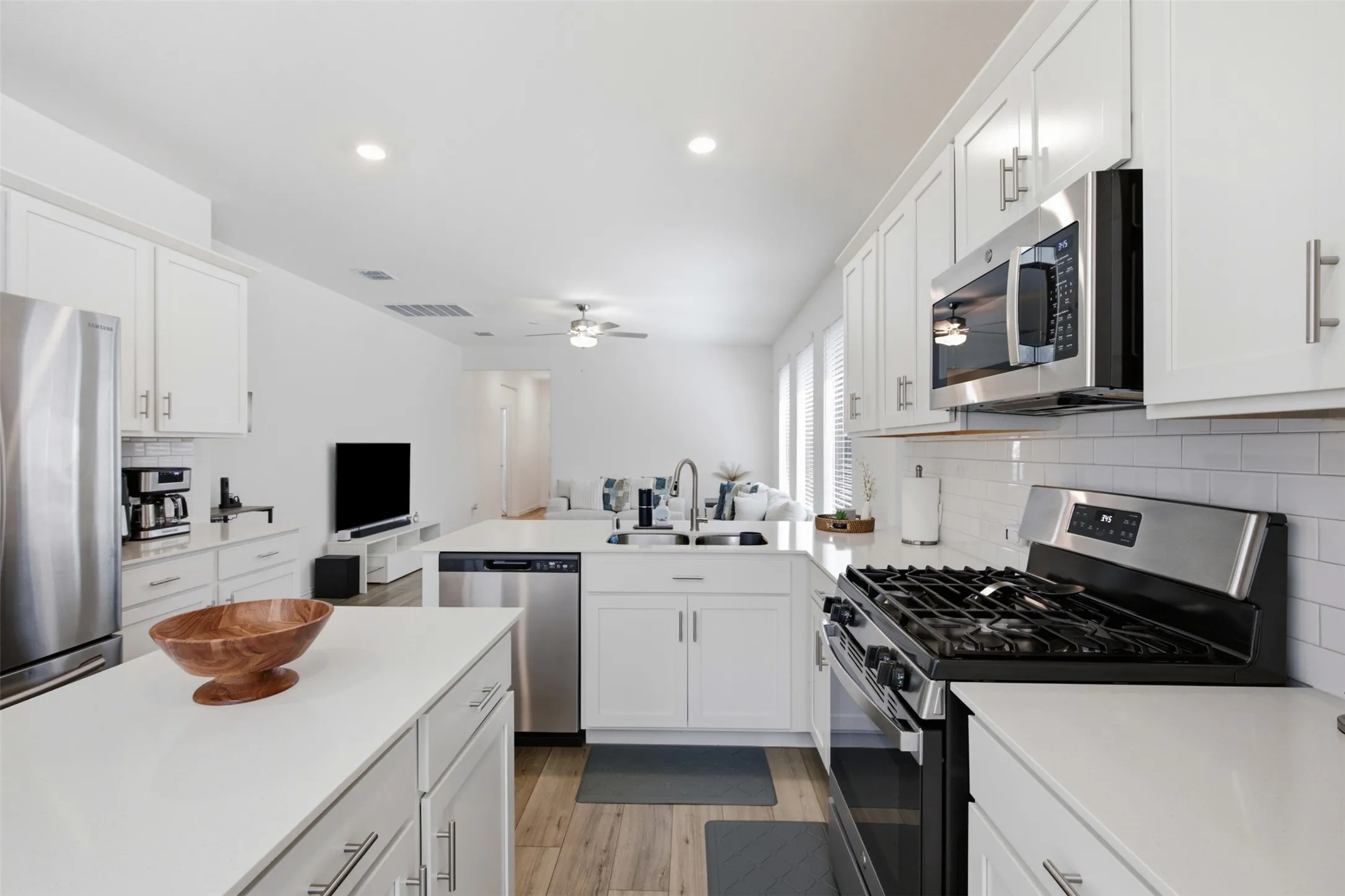 Single Family Residence For Rent in Denton County , 1121 Western Yarrow Avenue, Justin, Texas 76247, 4 Bedroom, 2 Bathroom, 2 Garage spaces, 1,566 Sqft, built in 2023, mls#21367605, Real Estate Agent in Justin, Homes For Rent in Denton county, Homes For Rent in Justin, Realtor in Justin Texas, Real Estate Brokerage Independent Realty Texas, Luminita Cordes Realtor