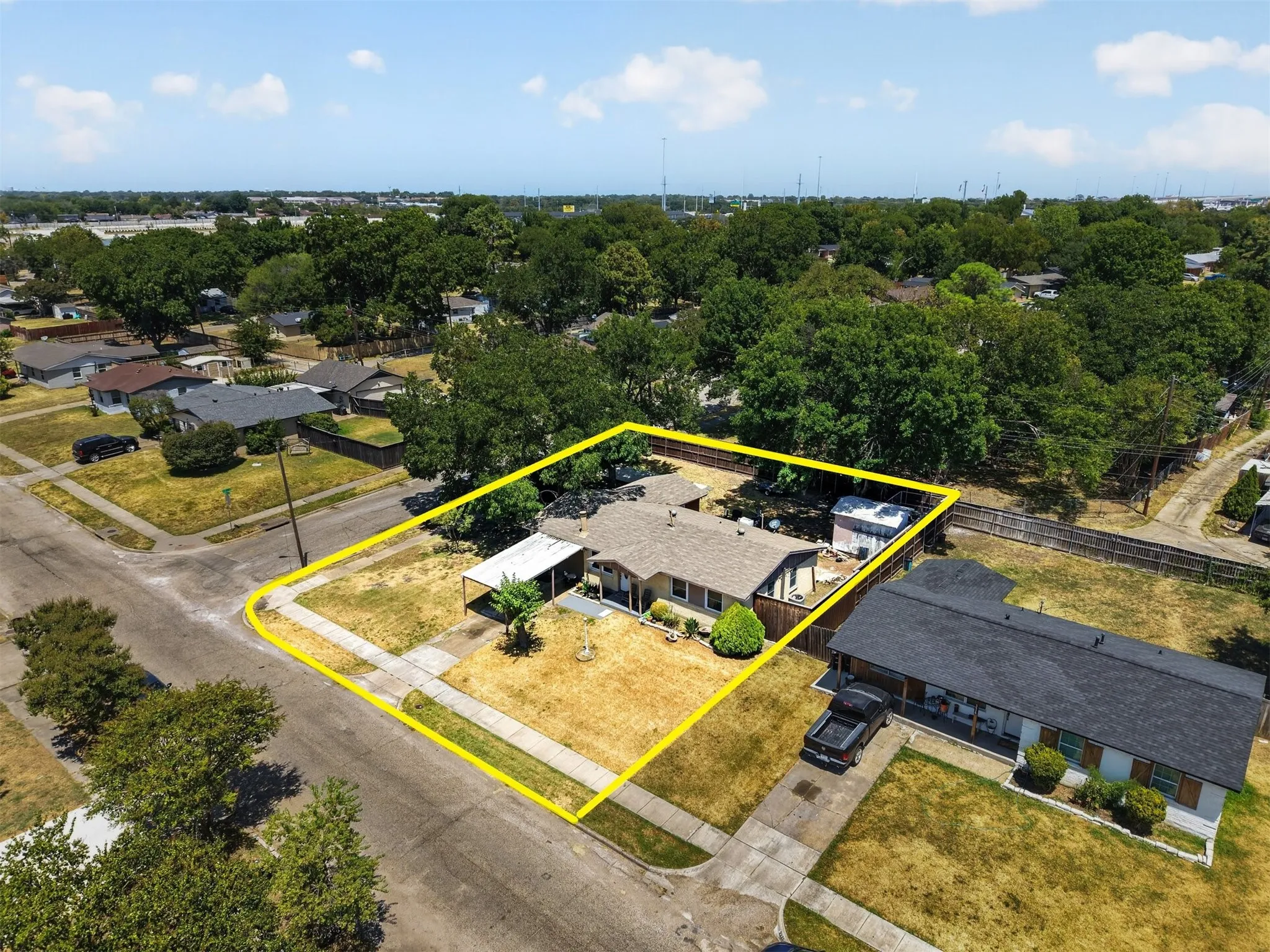 Single Family Residence For Sale in Dallas County , 3532 Edgebrook Drive, Mesquite, Texas 75150, 3 Bedroom, 2 Bathroom, Garage spaces, 1,387 Sqft, built in 1959, mls#21358882, Real Estate Agent in Mesquite, Homes For Sale in Dallas county, Homes For Sale in Mesquite, Realtor in Mesquite Texas, Real Estate Brokerage Independent Realty Texas, Luminita Cordes Realtor