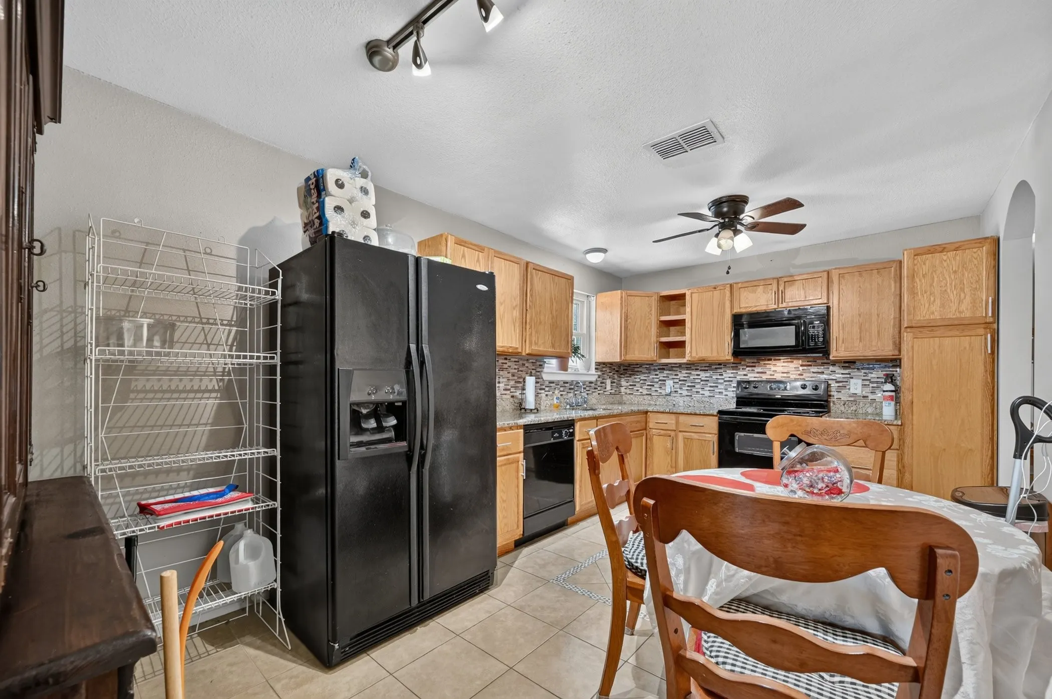 Single Family Residence For Sale in Dallas County , 3532 Edgebrook Drive, Mesquite, Texas 75150, 3 Bedroom, 2 Bathroom, Garage spaces, 1,387 Sqft, built in 1959, mls#21358882, Real Estate Agent in Mesquite, Homes For Sale in Dallas county, Homes For Sale in Mesquite, Realtor in Mesquite Texas, Real Estate Brokerage Independent Realty Texas, Luminita Cordes Realtor