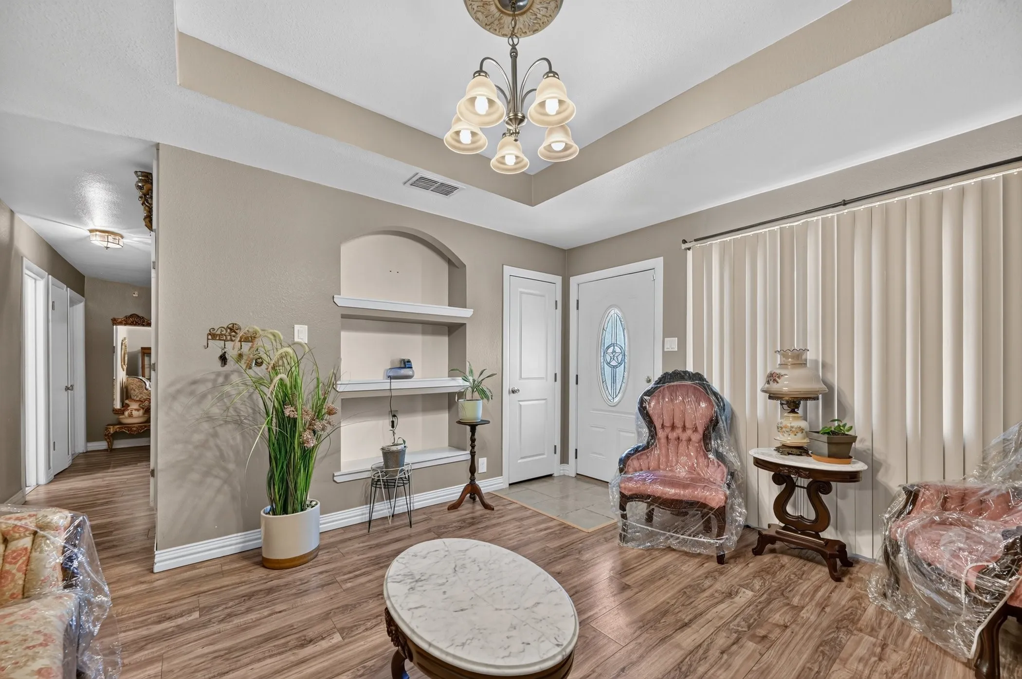 Single Family Residence For Sale in Dallas County , 3532 Edgebrook Drive, Mesquite, Texas 75150, 3 Bedroom, 2 Bathroom, Garage spaces, 1,387 Sqft, built in 1959, mls#21358882, Real Estate Agent in Mesquite, Homes For Sale in Dallas county, Homes For Sale in Mesquite, Realtor in Mesquite Texas, Real Estate Brokerage Independent Realty Texas, Luminita Cordes Realtor