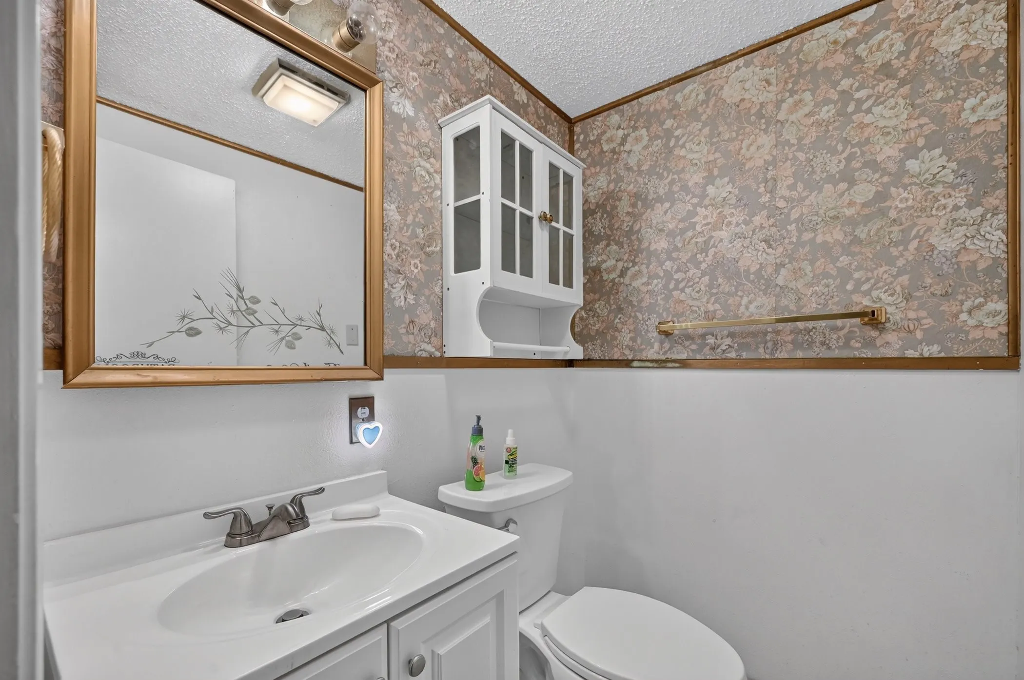 Single Family Residence For Sale in Dallas County , 3532 Edgebrook Drive, Mesquite, Texas 75150, 3 Bedroom, 2 Bathroom, Garage spaces, 1,387 Sqft, built in 1959, mls#21358882, Real Estate Agent in Mesquite, Homes For Sale in Dallas county, Homes For Sale in Mesquite, Realtor in Mesquite Texas, Real Estate Brokerage Independent Realty Texas, Luminita Cordes Realtor